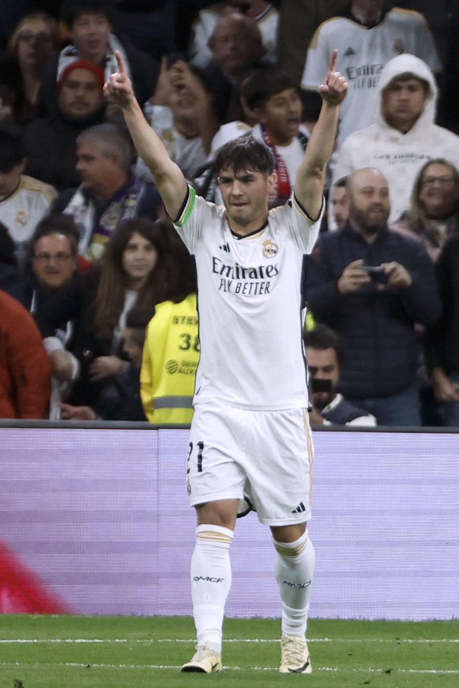 Brahim Díaz, protagonista en el derbi madrileño y aclamado por el Bernabéu