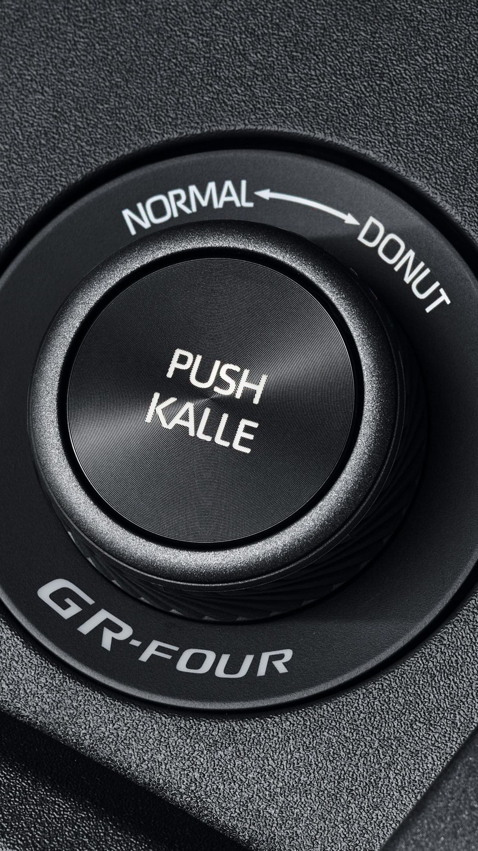 El modo donut del Rovanperä permite disfrutar del derrape controlado del eje trasero.