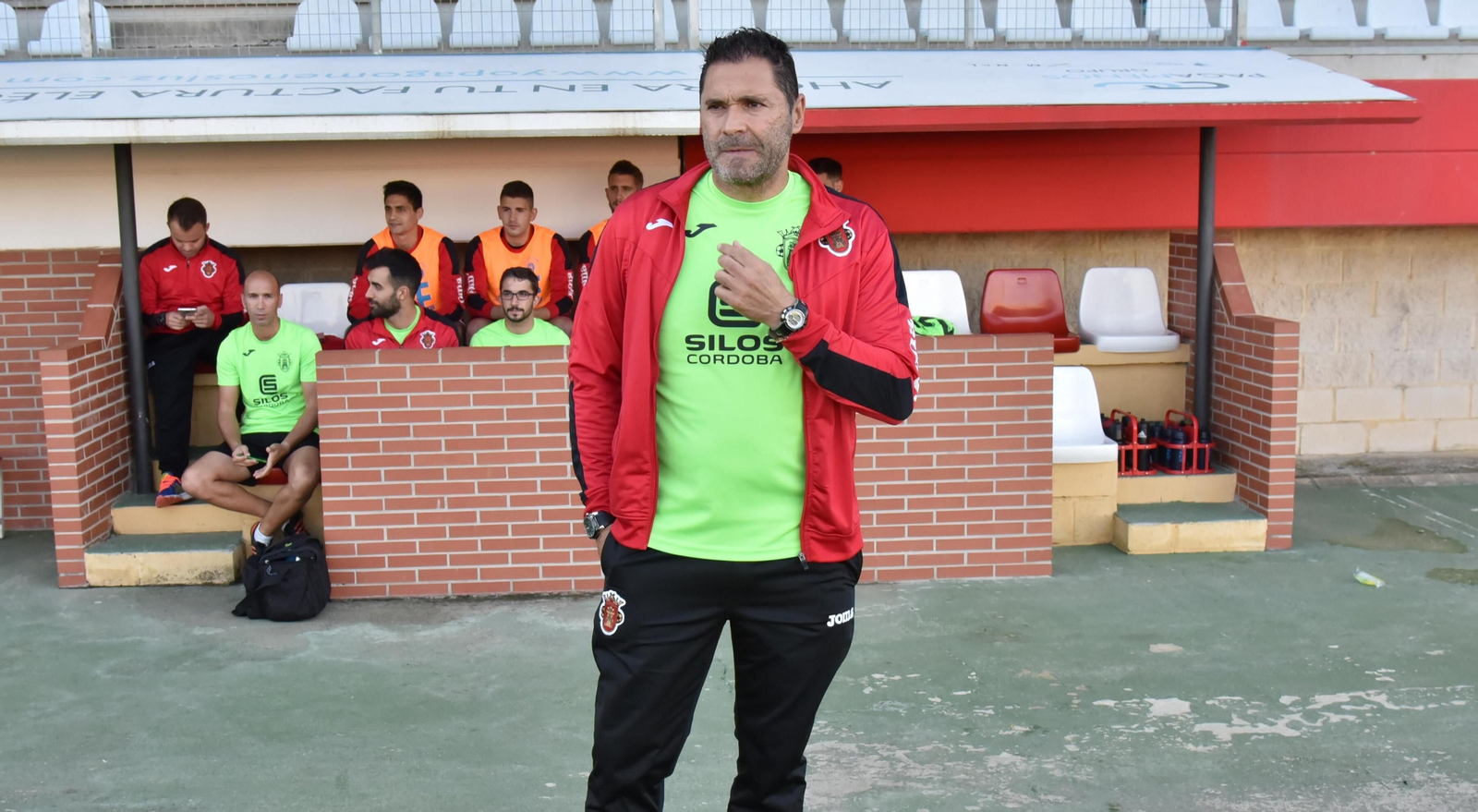 Rafa Navarro, en su etapa como entrenador del Atlético Espeleño.
