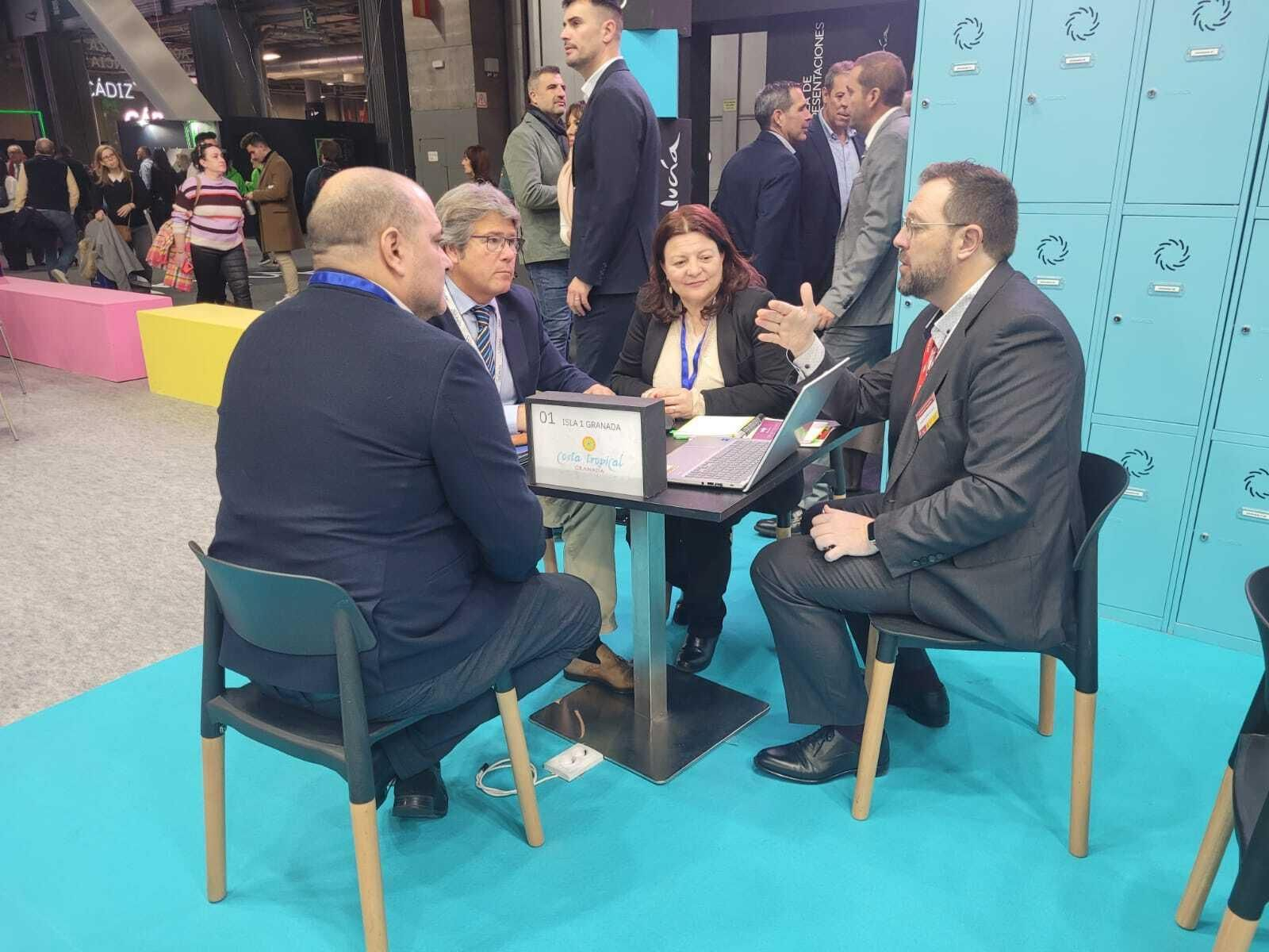 La llegada de hoteles, promoción de playa o deportes y festivales: Salobreña se presenta en Fitur 2024 como un destino sostenible