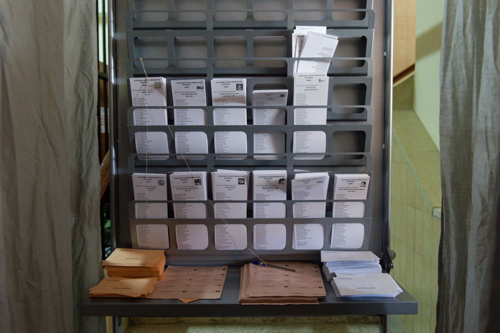 Cabina electoral durante las elecciones  generales del 23 de julio.