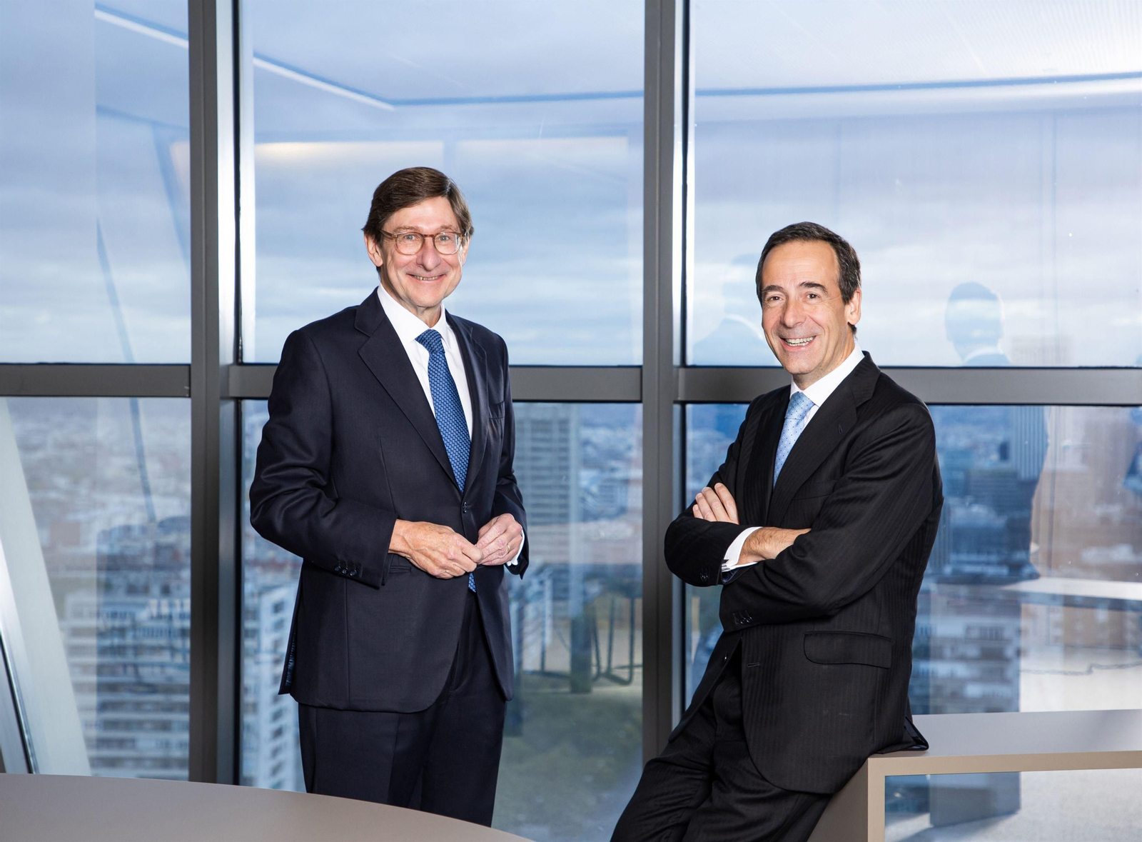 José Ignacio Goirigolzarri, presidente de Caixabank, y Gonzalo Gortázar, consejero delegado