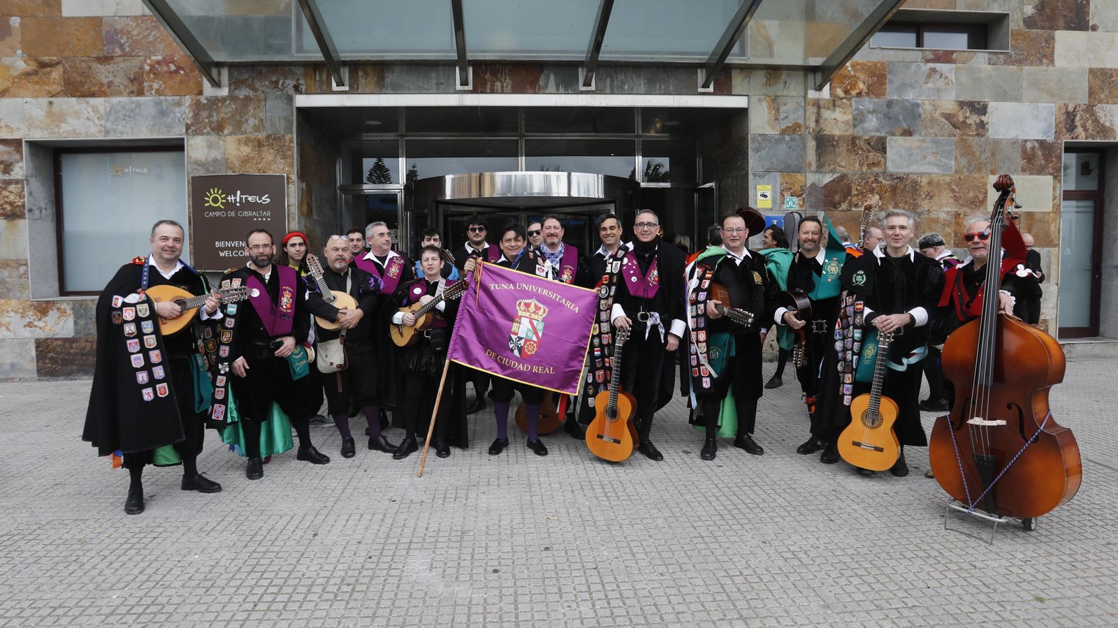 Las fotos del Pasacalles de Tunas en La Línea