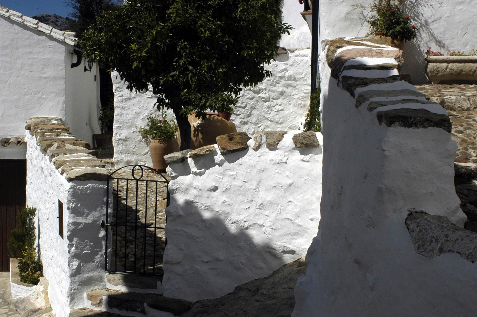 Uno de los rincones de este municipio, el más pequeño de la provincia con casi medio millar de habitantes.