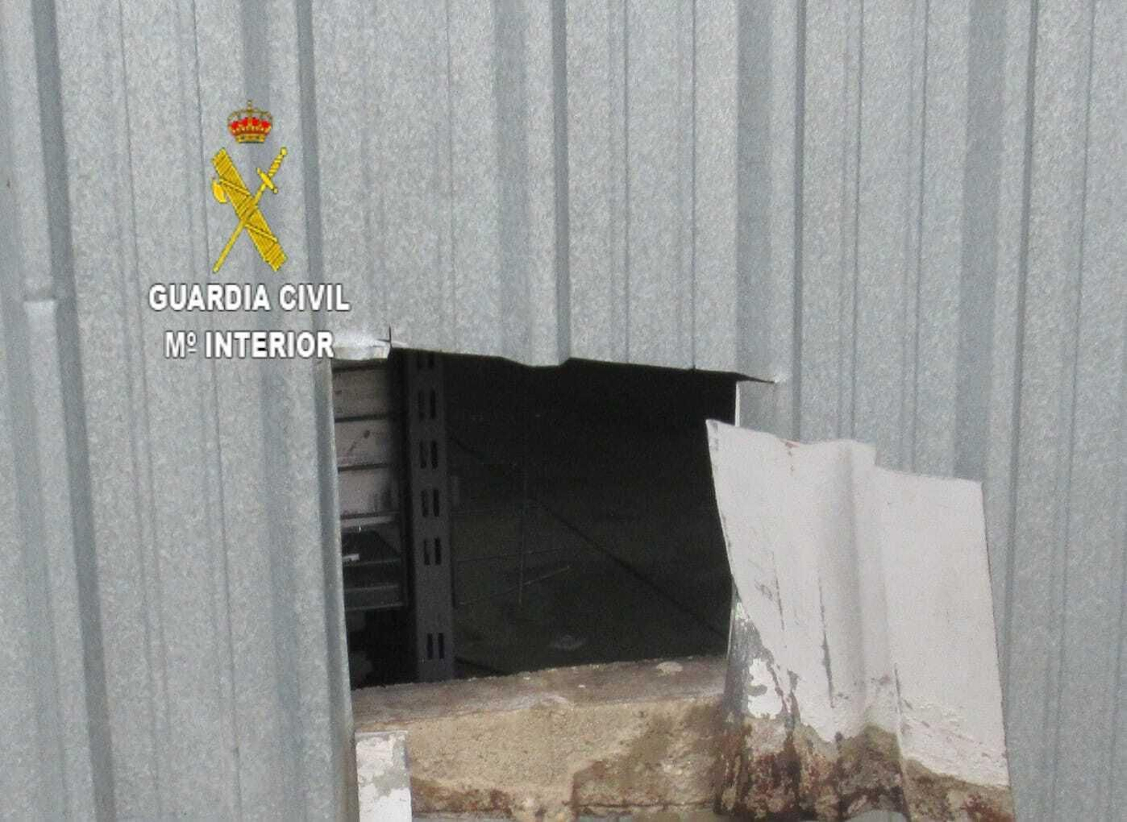 Detenido por varios robos con butrón en comercios de Lora del Río