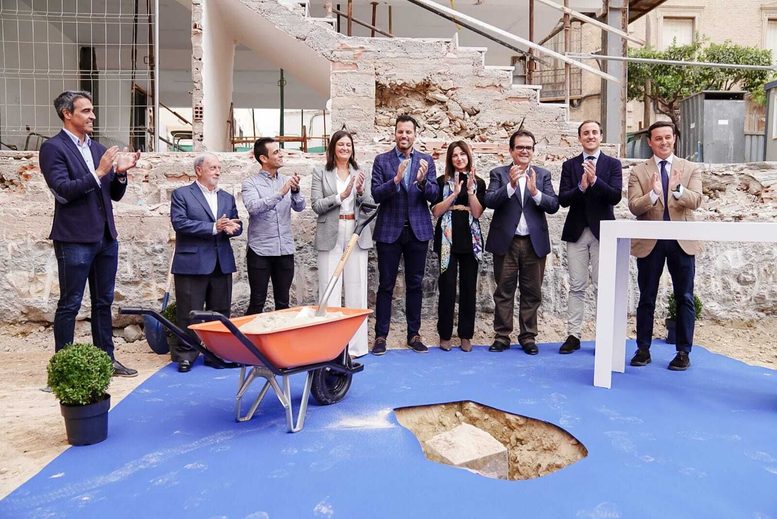 Colocan la primera piedra de la nueva Biblioteca Municipal de Vera