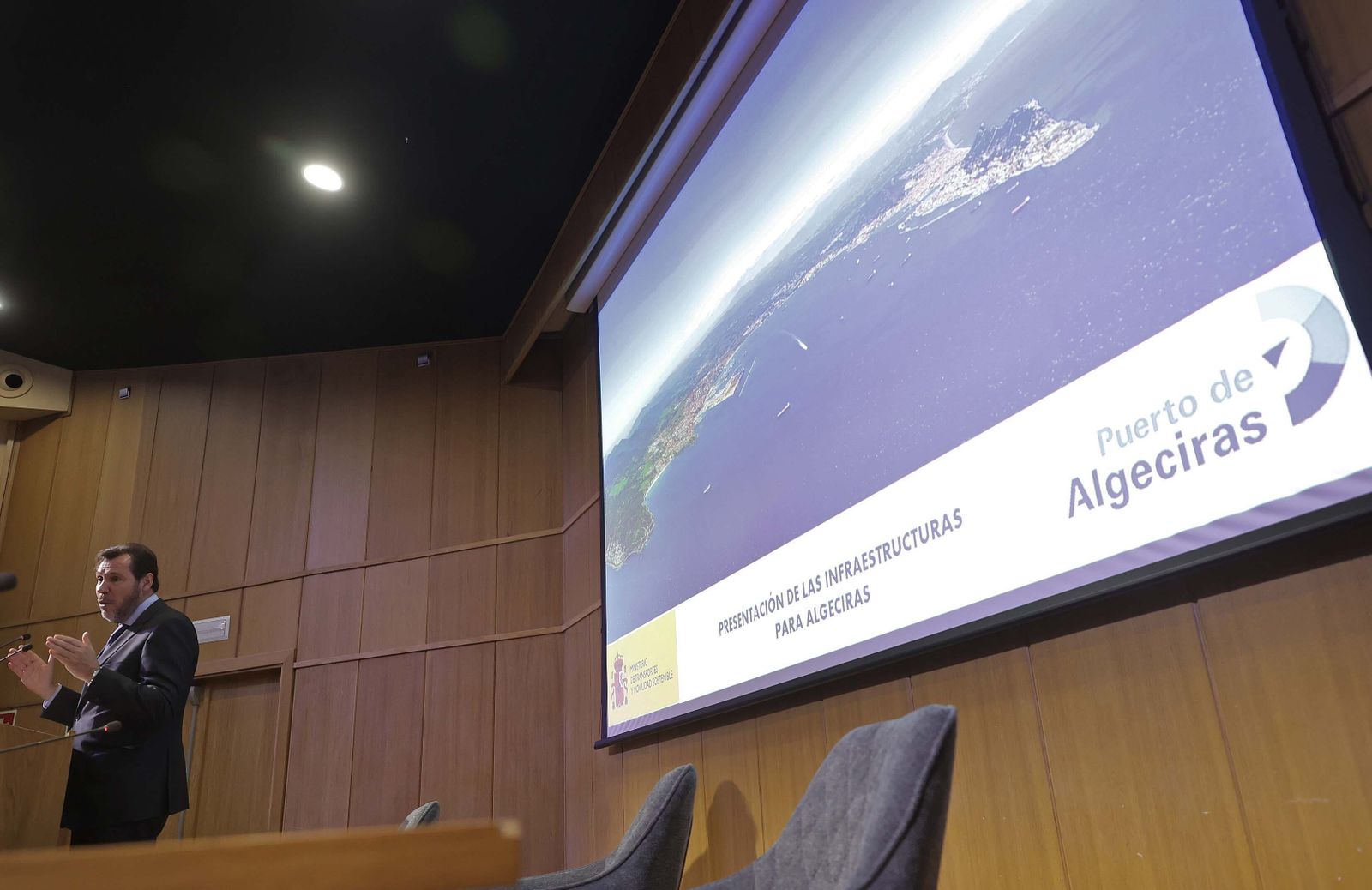 Fotos de la jornada de trabajo del ministro de Transportes en el Puerto de Algeciras