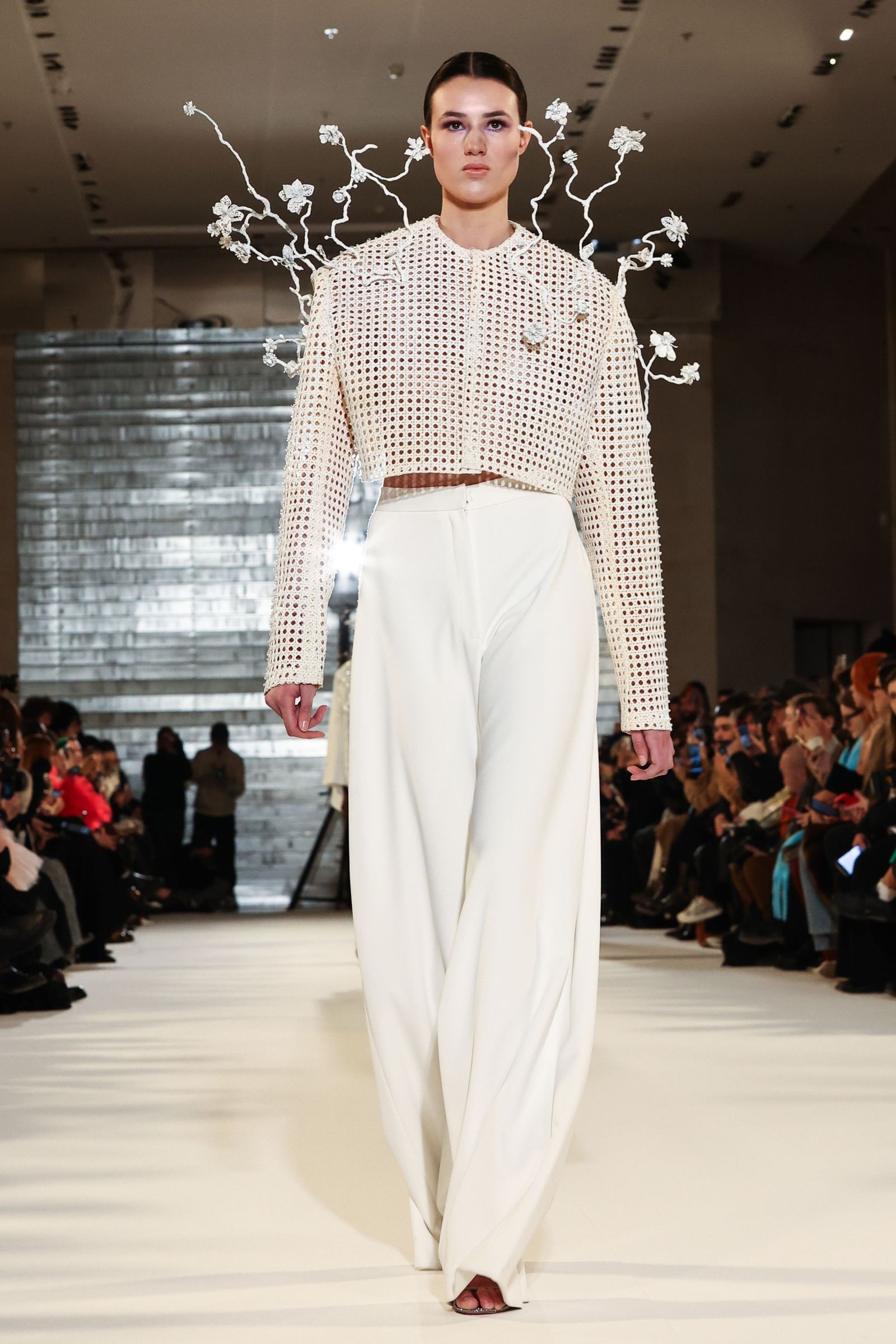 Juana Martín presenta su colección 'La Rosée' en la pasarela de Alta Costura de París, en imágenes