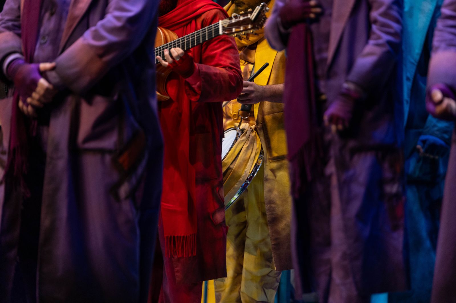 Imágenes de la actuación de la comparsa de Huelva "Los Atrapaos" en el Carnaval Colombino