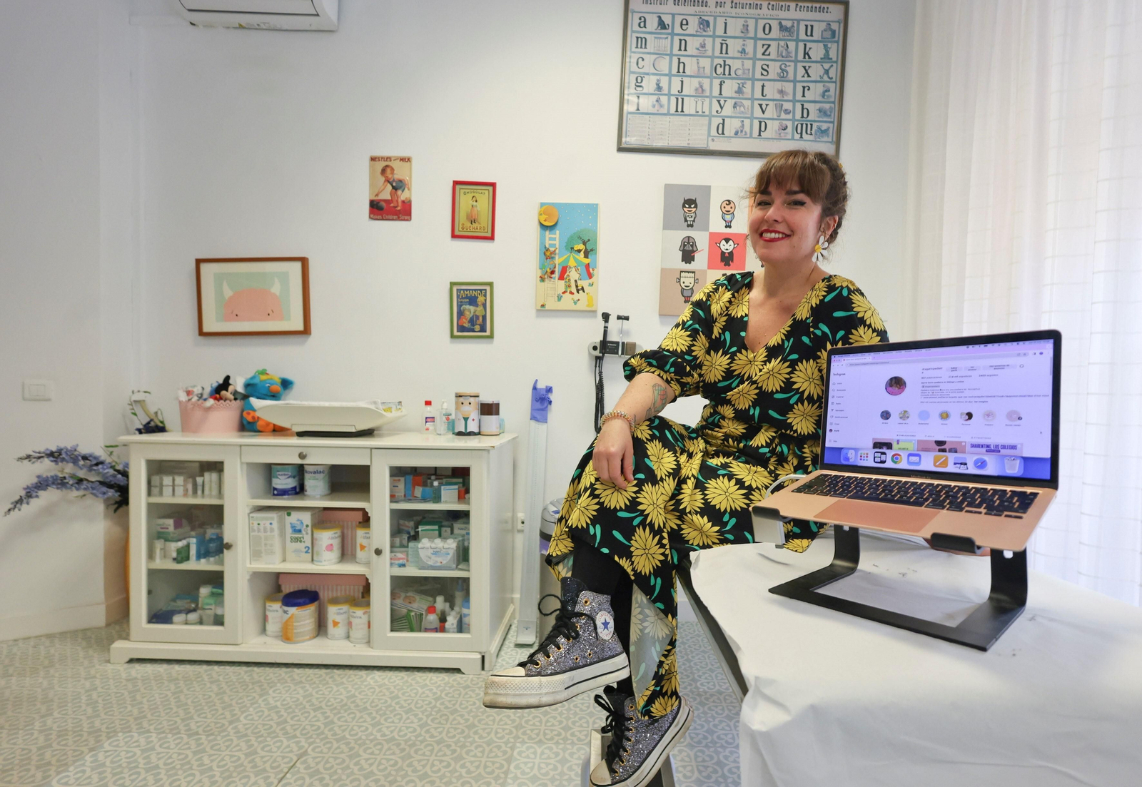 La pediatra en su consulta de la calle Carretería.