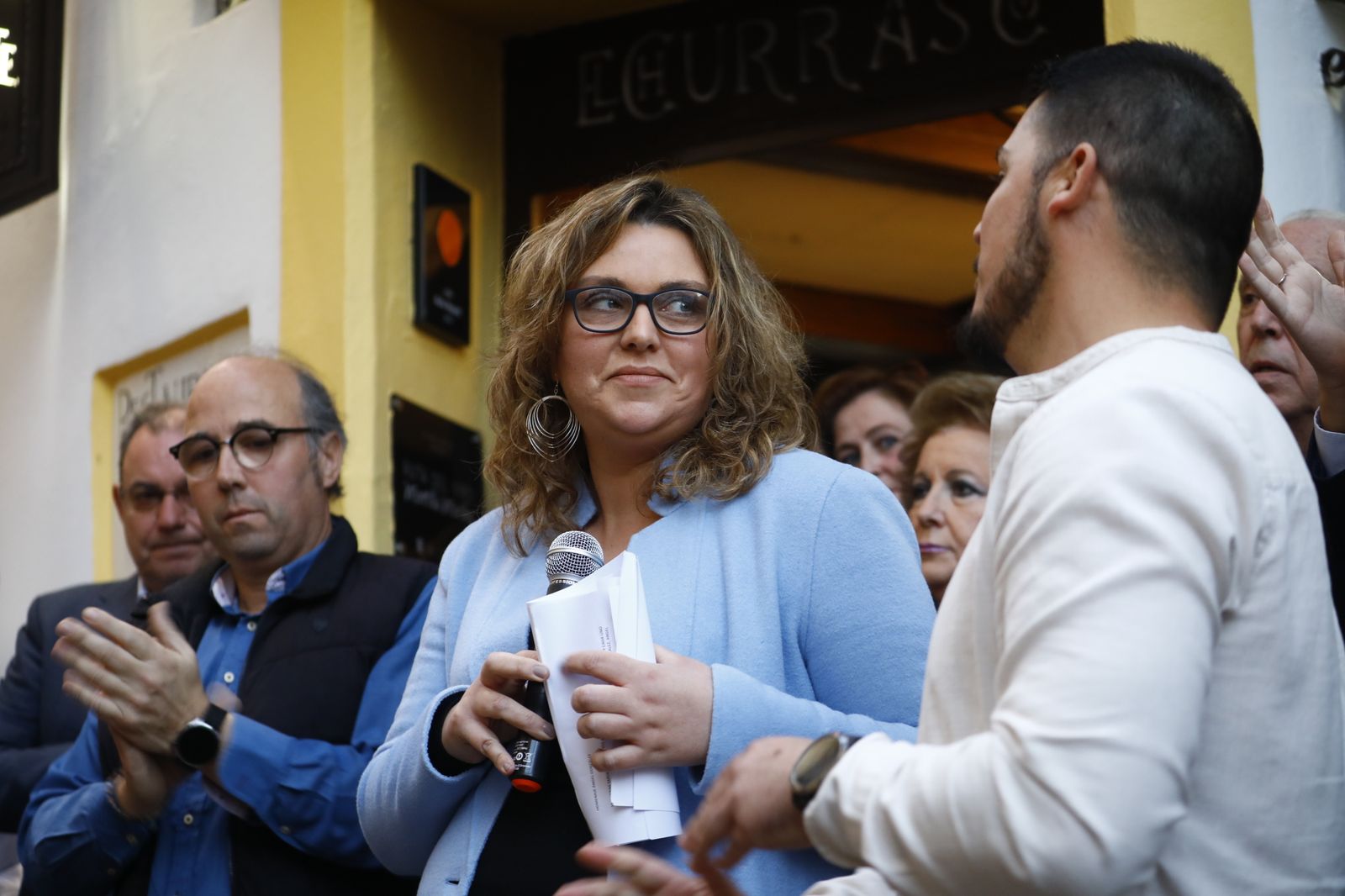 Córdoba se vuelca en el homenajea a Ángel González, el desaparecido sumiller de El Churrasco