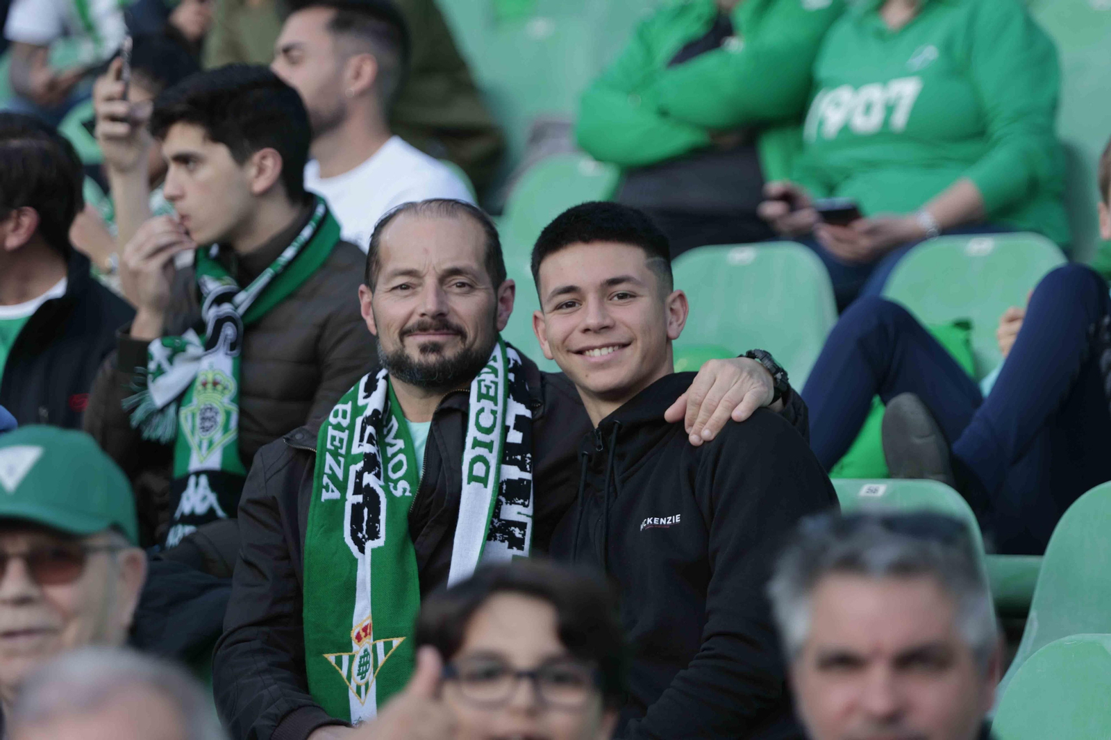 Búscate en las gradas del Villamarín