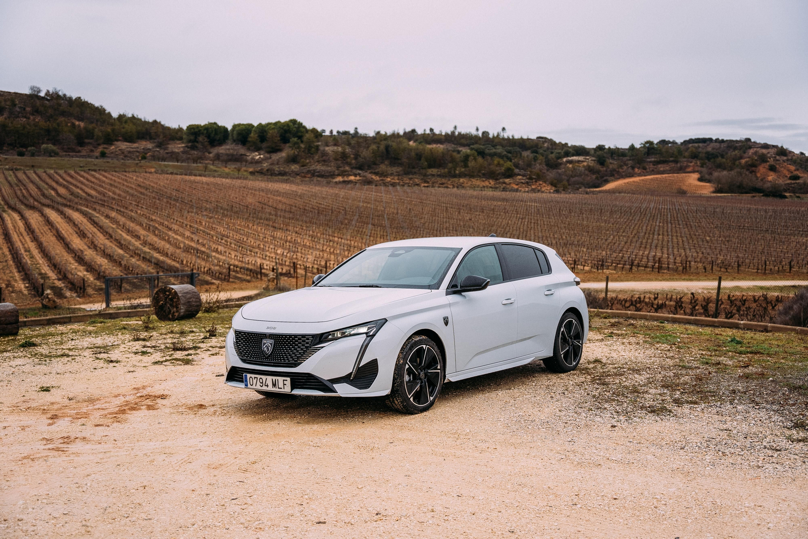 El Peugeot E-308, un eléctrico de más de 300 km de autonomía real muy dinámico