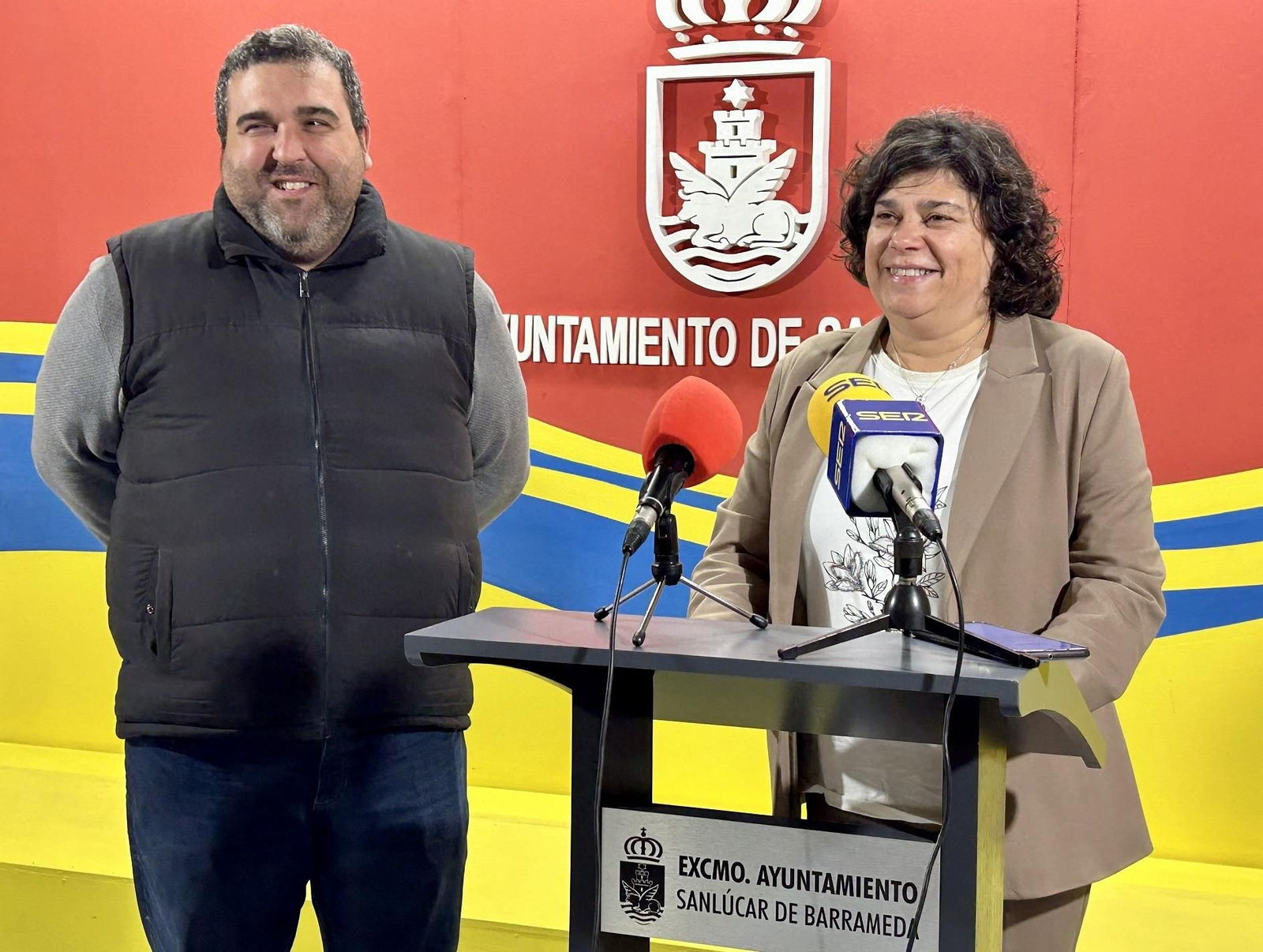 Juan Manuel Gallego y Carmen Álvarez comparecieron tras la firma del convenio.