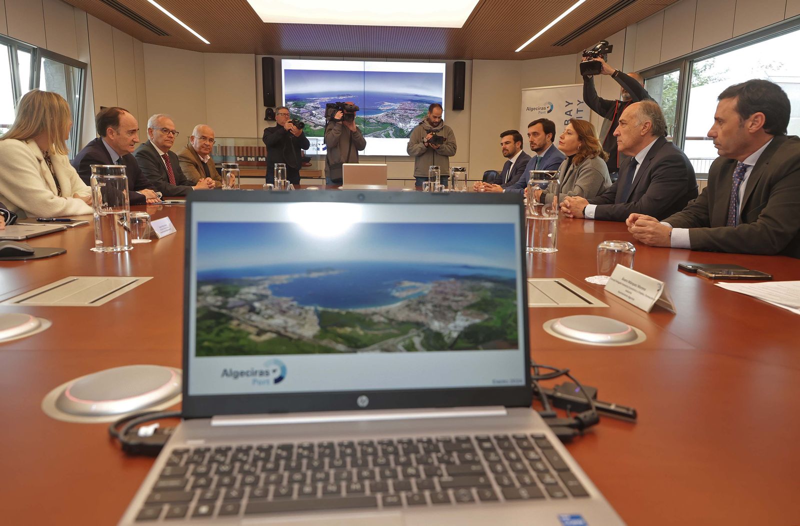 La visita de Carmen Crespo a la Autoridad Portuaria de la Bahía de Algeciras, en imágenes