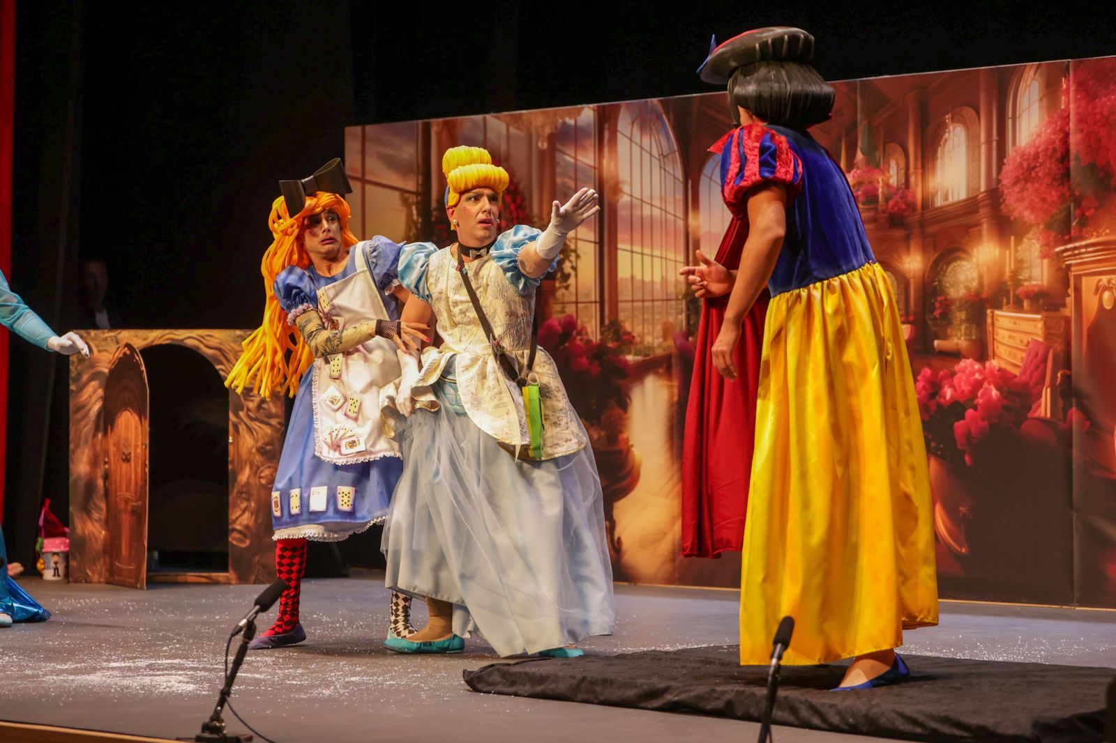 Imágenes de la actuación del cuarteto de Huelva "Un cuarteto desencantado" en el Carnaval Colombino