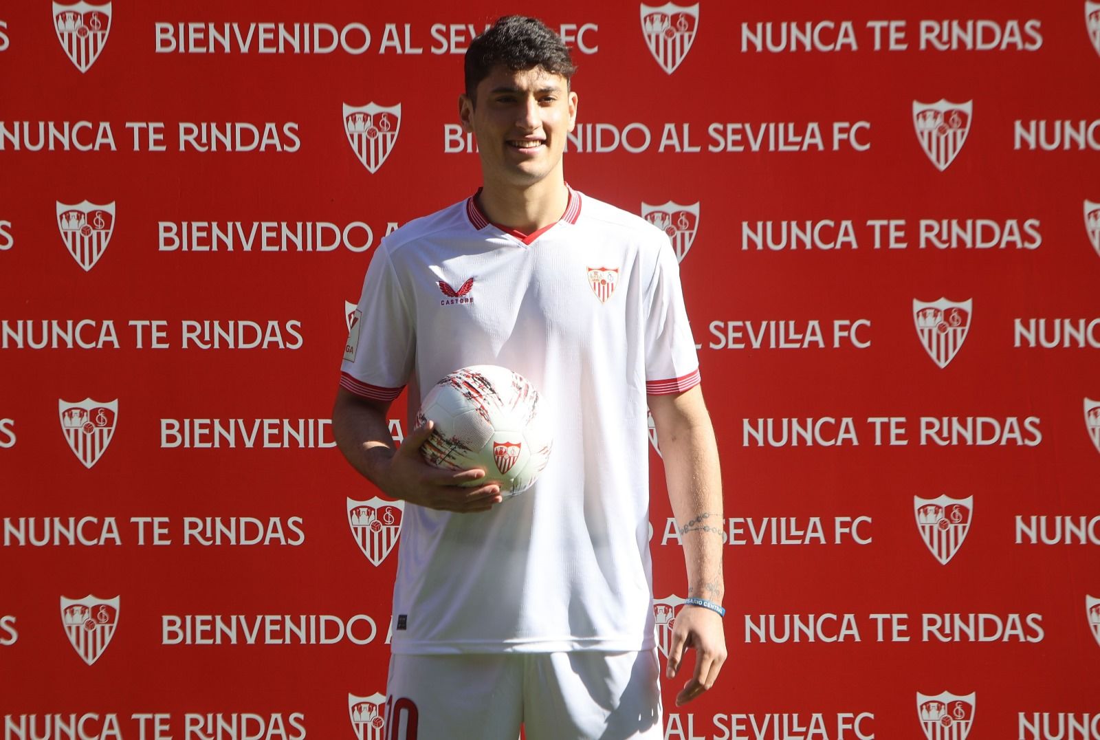 Así juega Alejo Véliz, el último fichaje del Sevilla