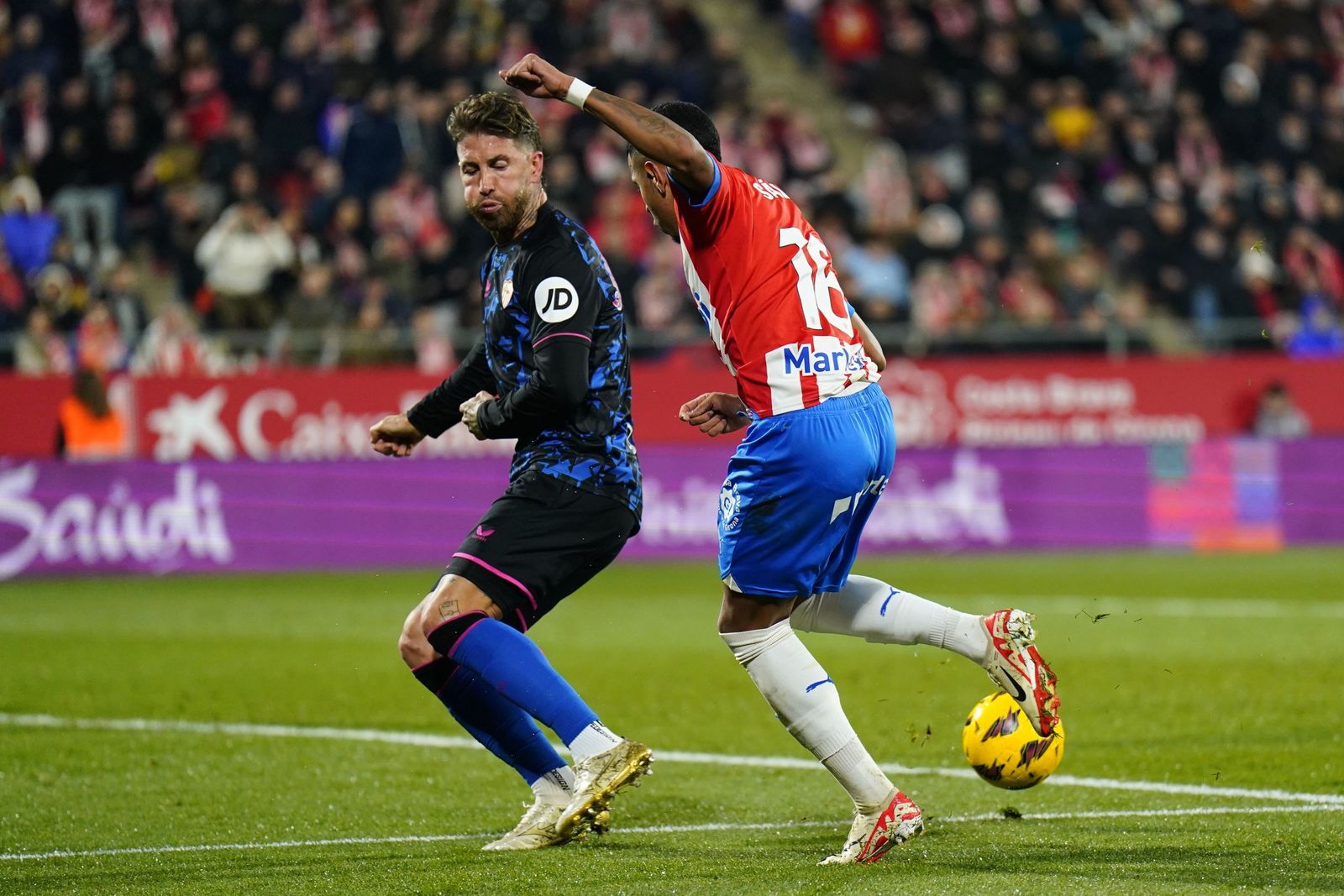 Sergio Ramos, ante Savio.