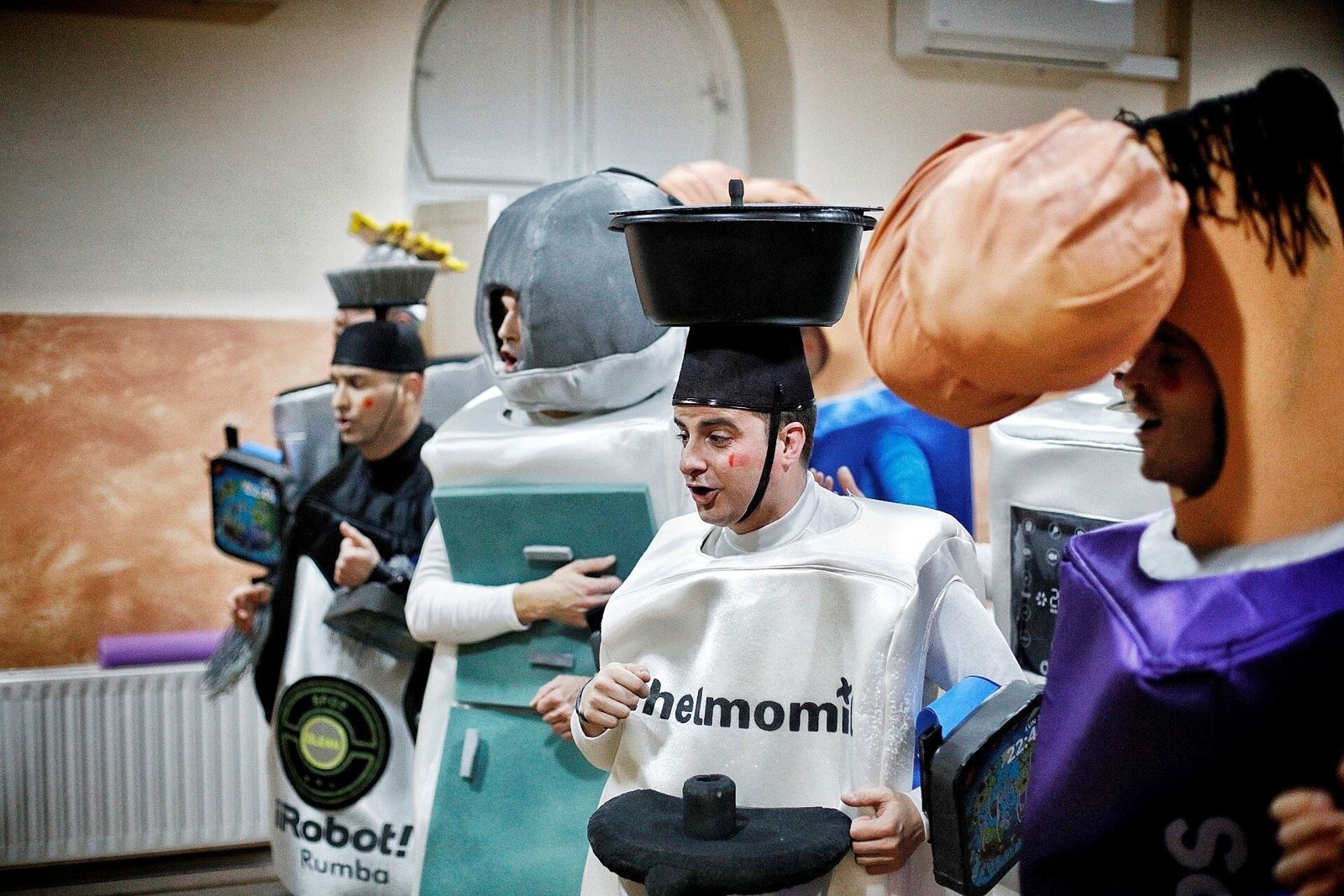 Chirigota 'El planeta de los litios' en camerinos