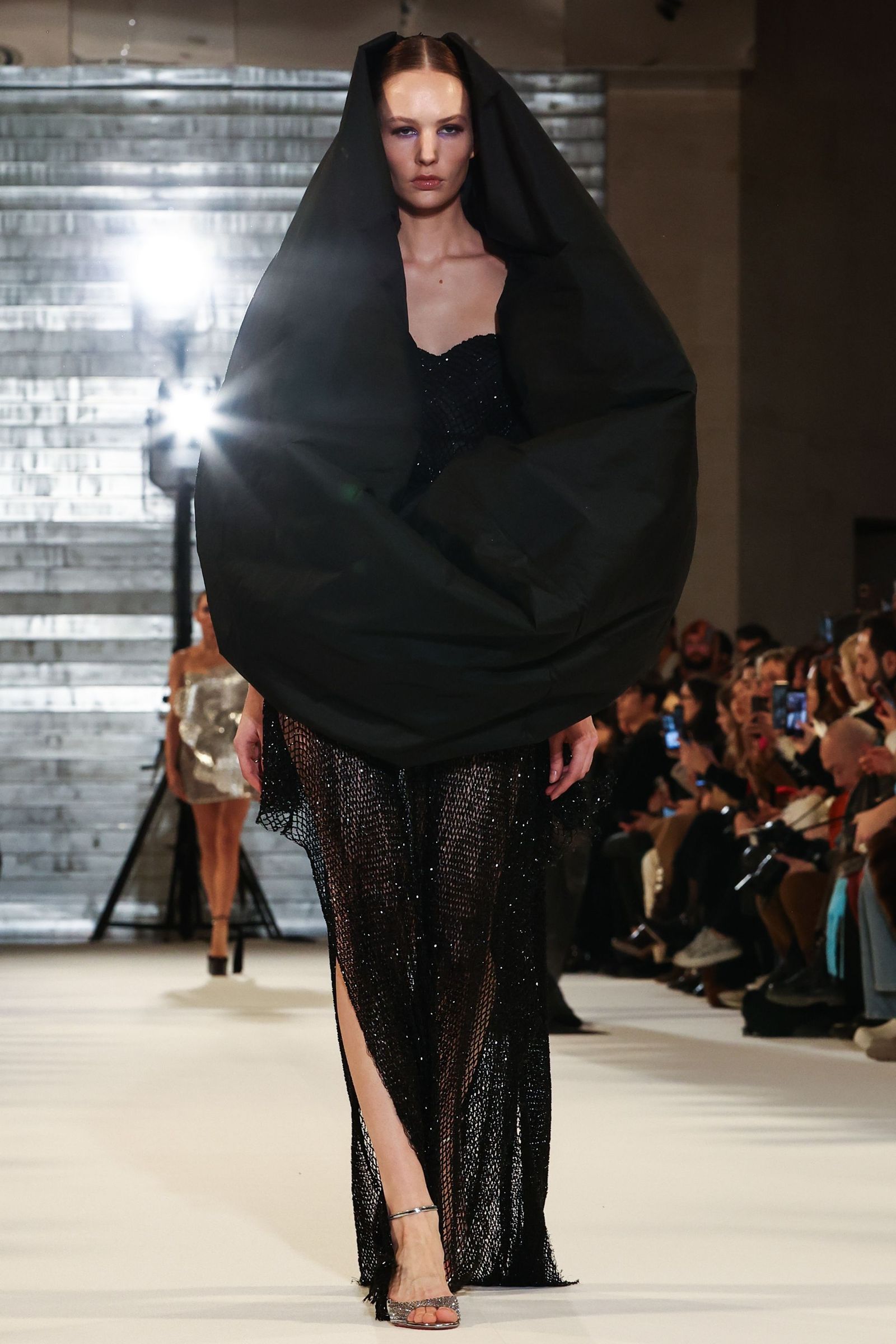 Juana Martín presenta su colección 'La Rosée' en la pasarela de Alta Costura de París, en imágenes