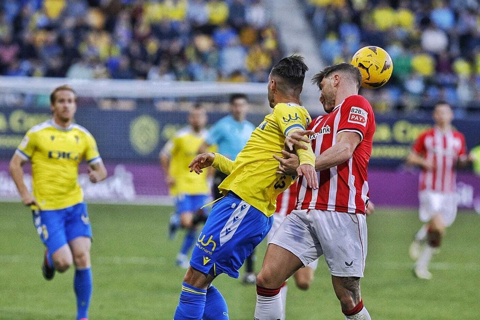 Un lance del Cádiz-Athletic.