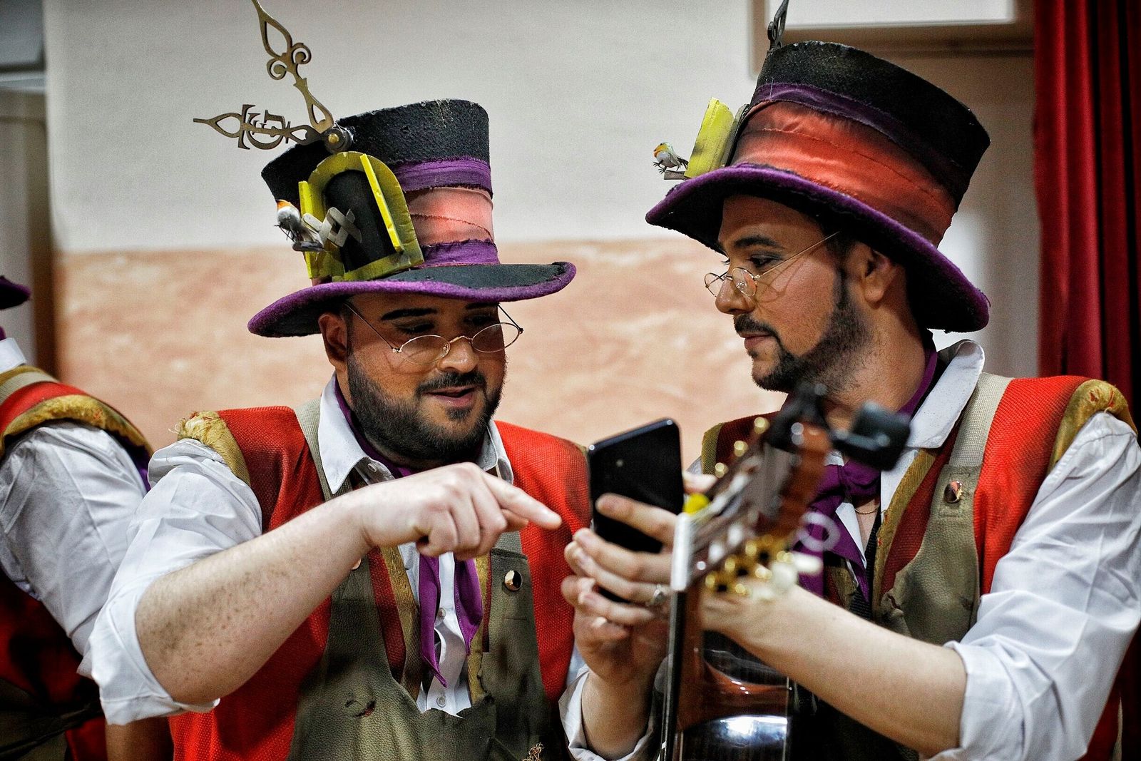 Comparsa 'El paseíto' en camerinos.