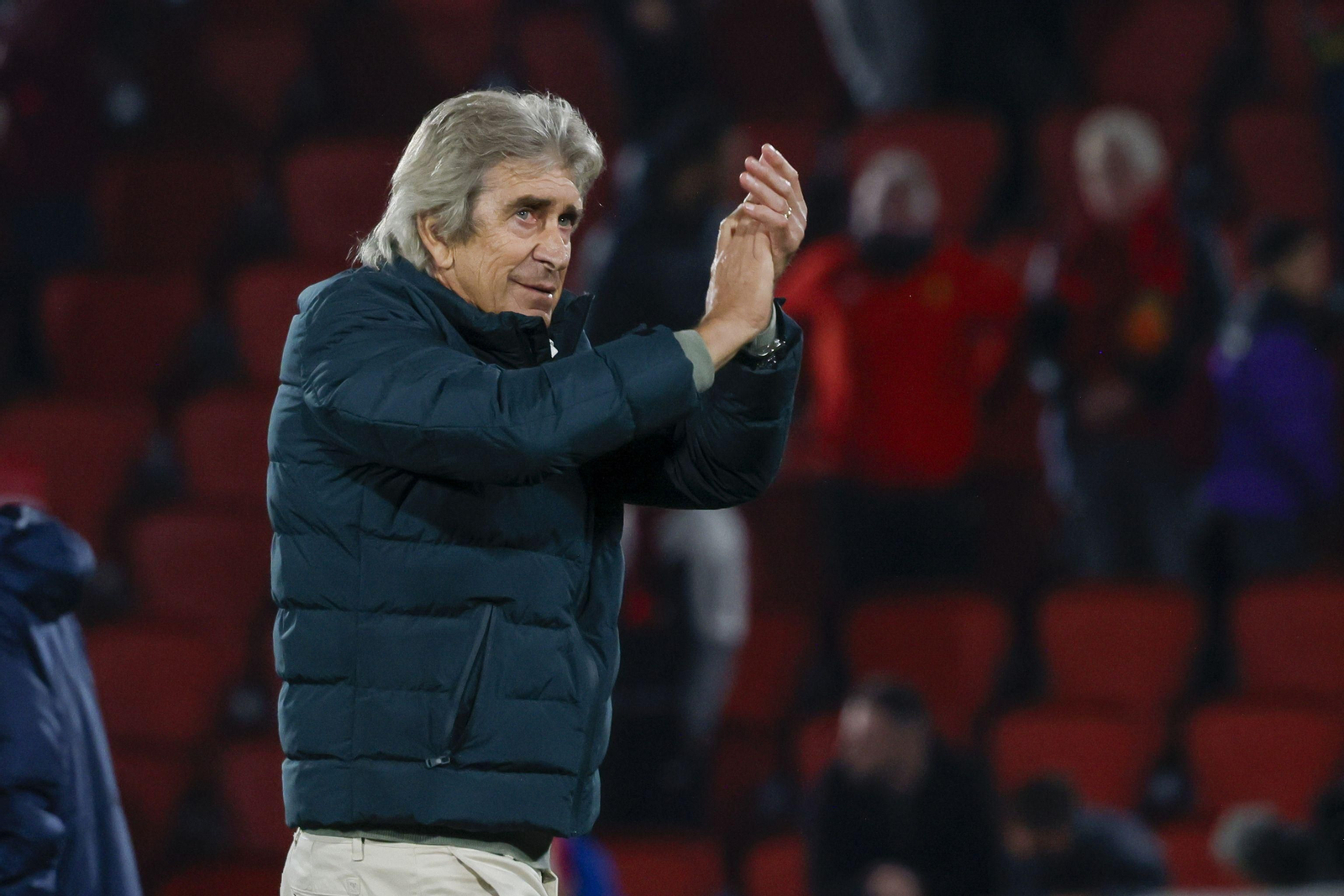 Pellegrini celebra el triunfo del Betis en Son Moix.