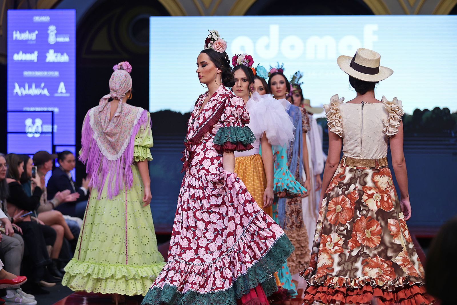 Imágenes de la pasarela Huelva Flamenca 2024