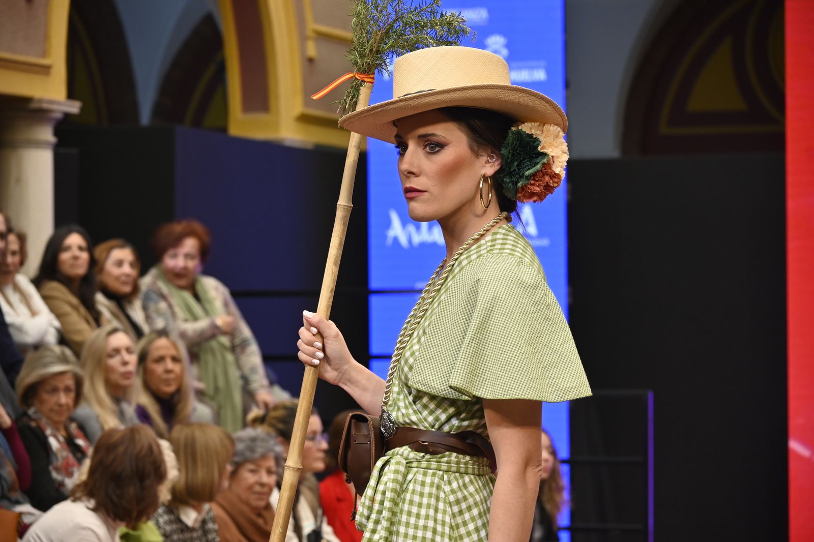 Imágenes del segundo día  de pasarela Huelva Flamenca