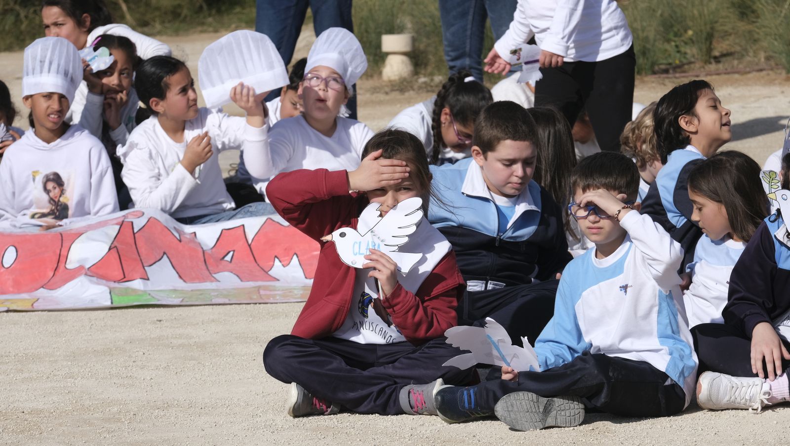 Imágenes de 'Versos por la Paz', en el Parque de La Hoya de Almería