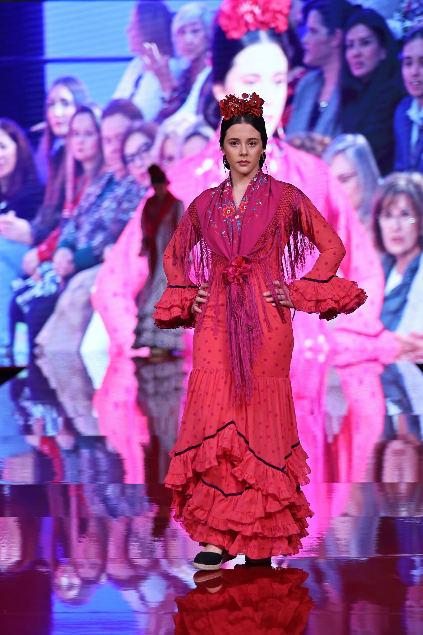 Imágenes de la pasarela Huelva Flamenca 2024