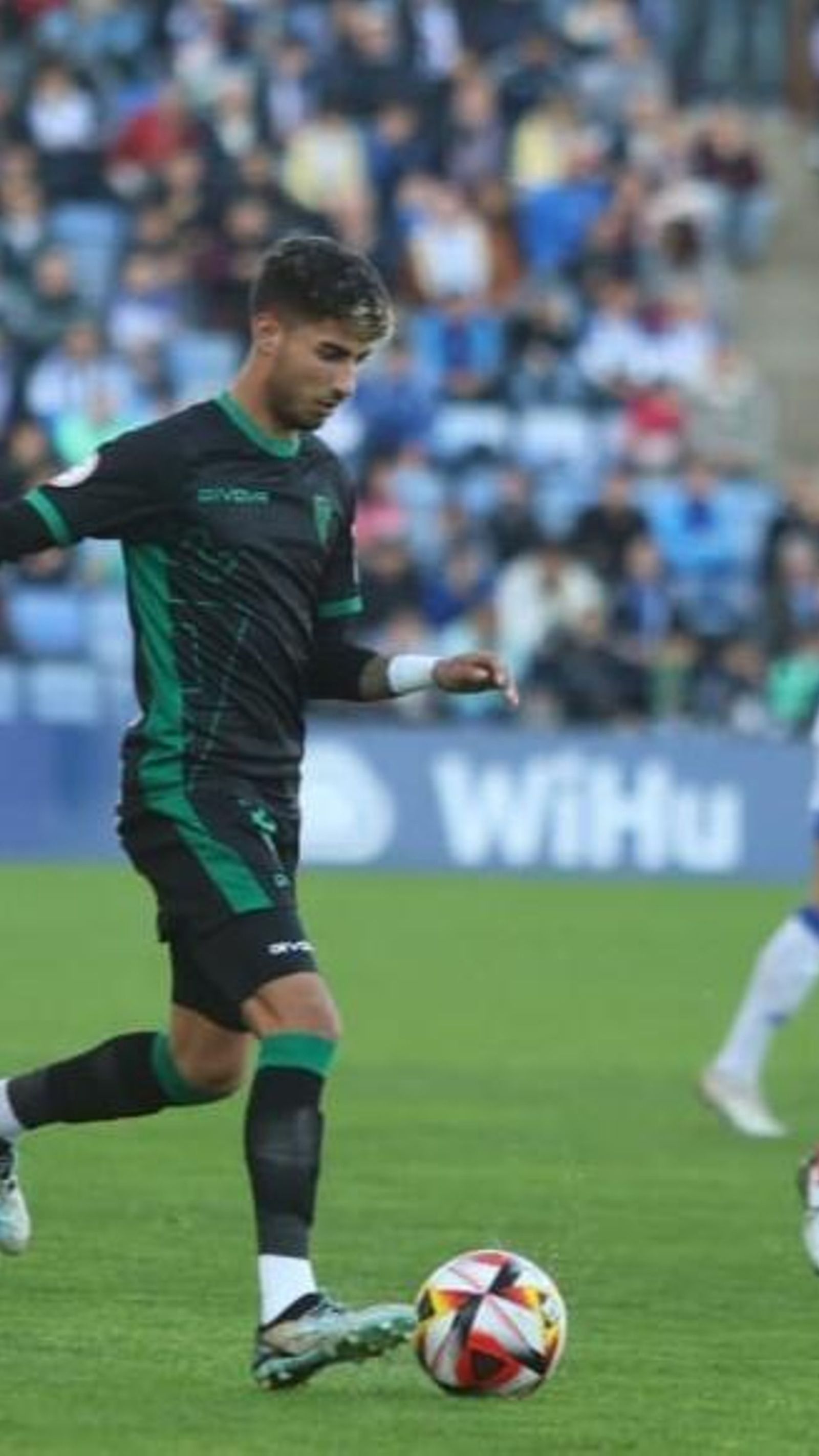 Calderón, en su regreso al Córdoba CF, en un momento del partido ante el Recreativo.