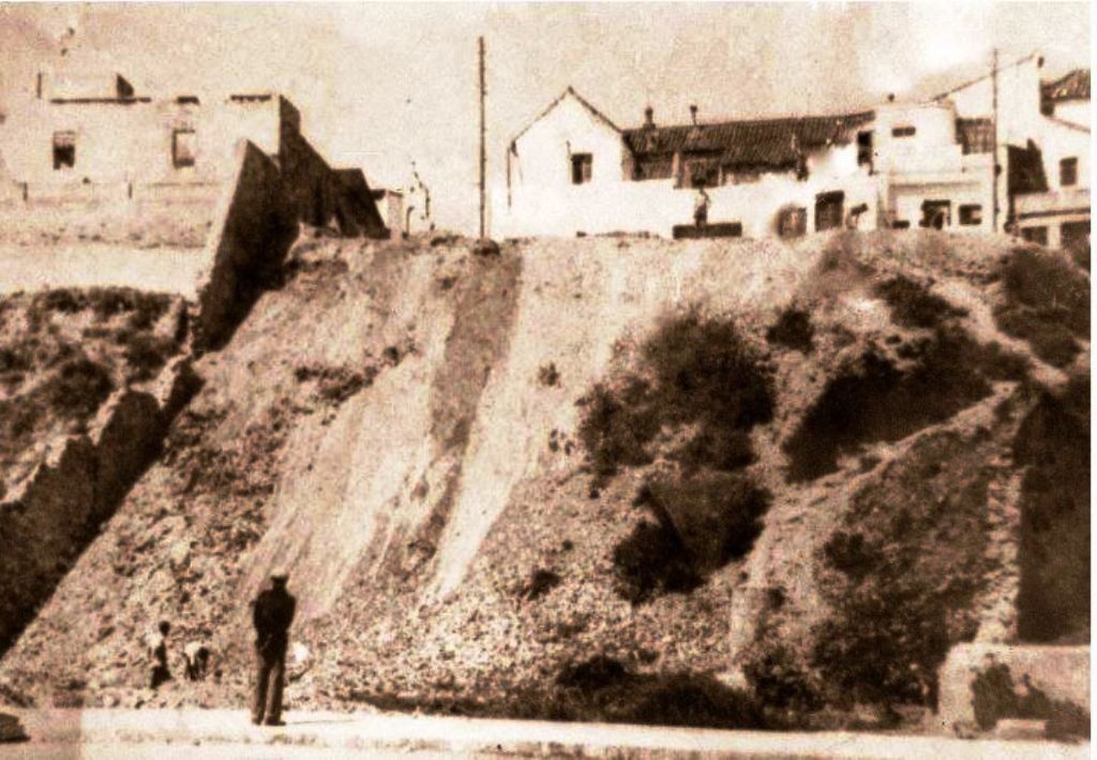 El barranco donde se construyó la Escalerilla (1940, Patricio Amo).