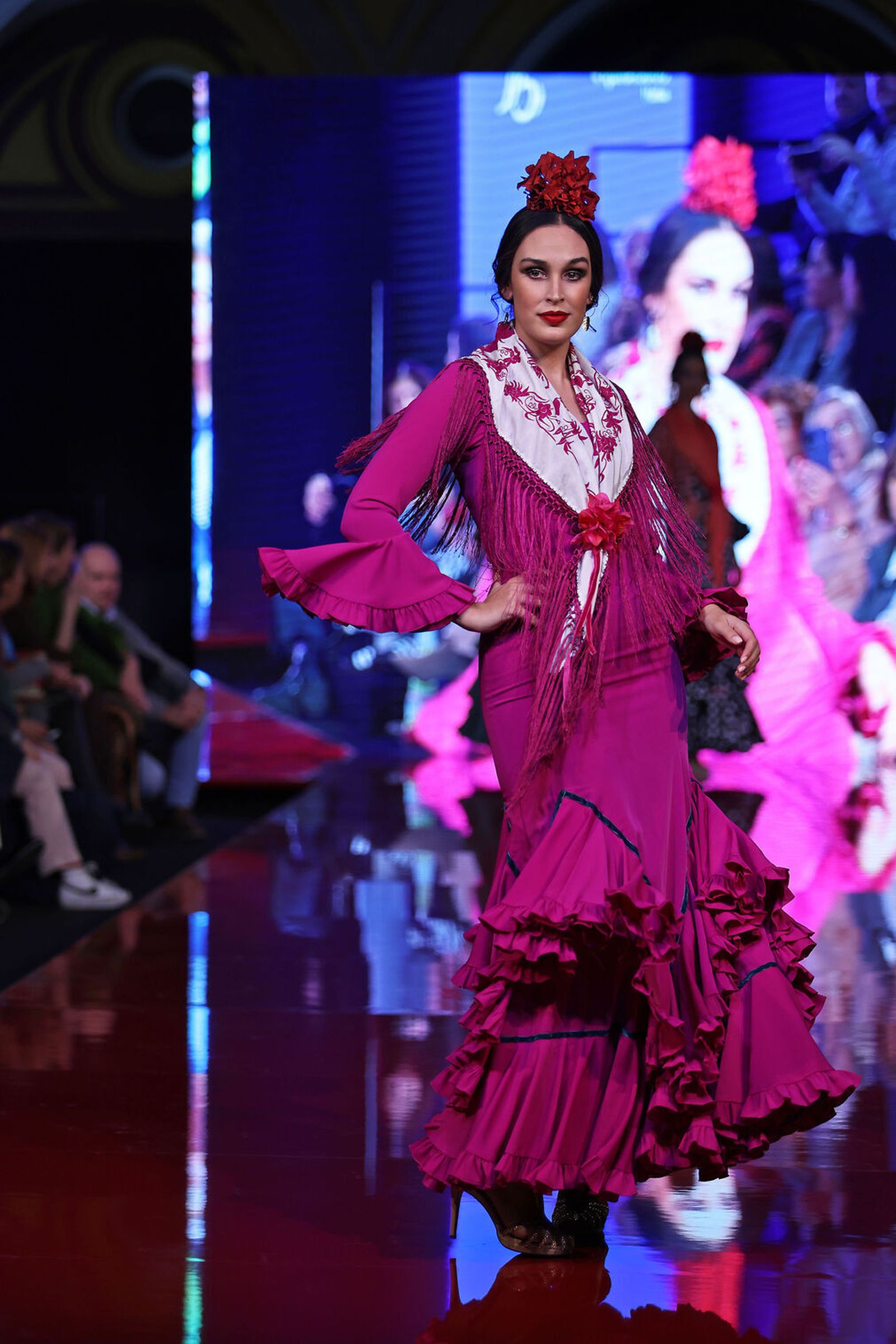 Lunares, comodidad y mantoncillos: Estas son las tendencias para los trajes de flamenca de romerías y ferias