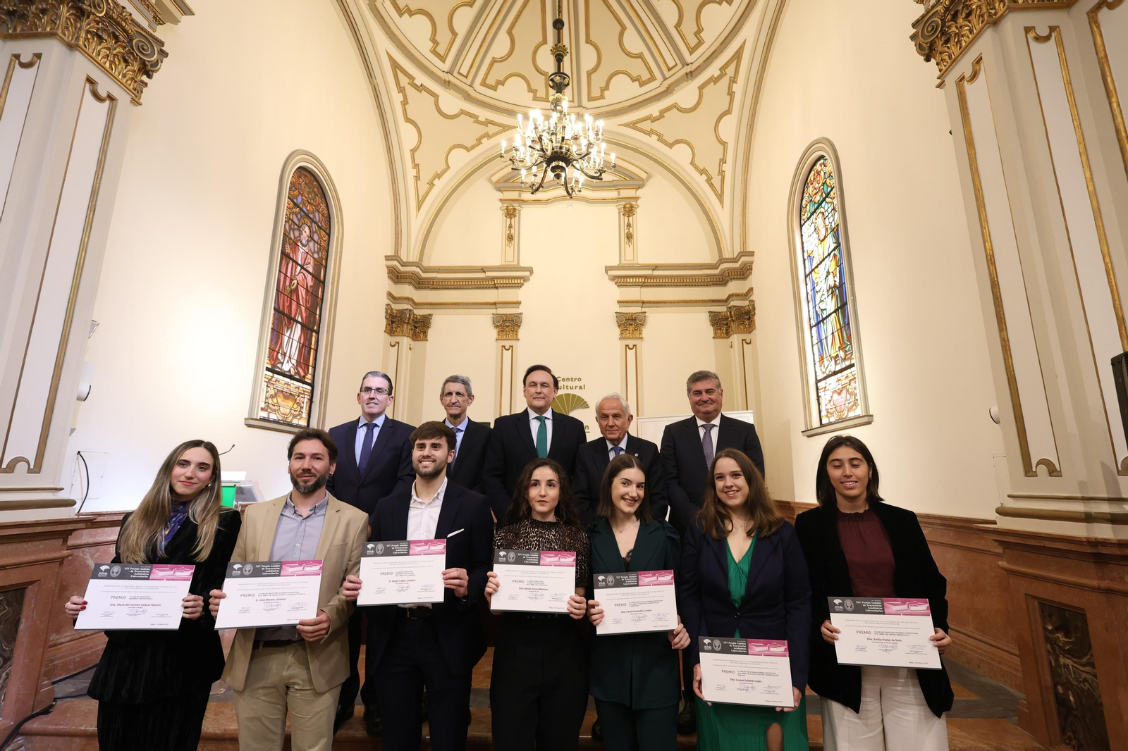 Autoridades y galardonados en los XIV Premio Andaluz de Trayectorias Académicas Universitarias.