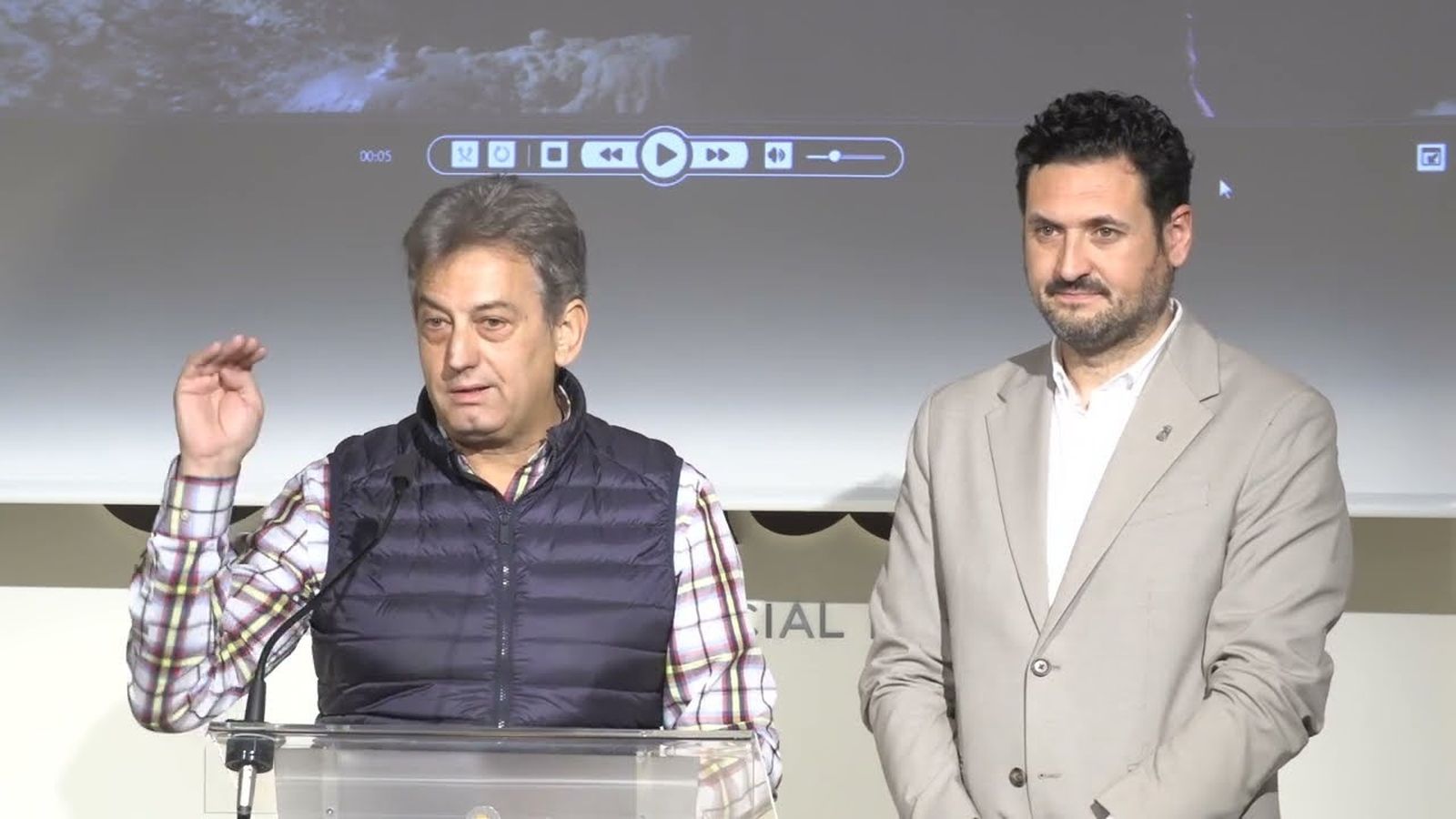 Miguel Pérez, alcalde de Castril durante la presentación del municipio en Fitur.