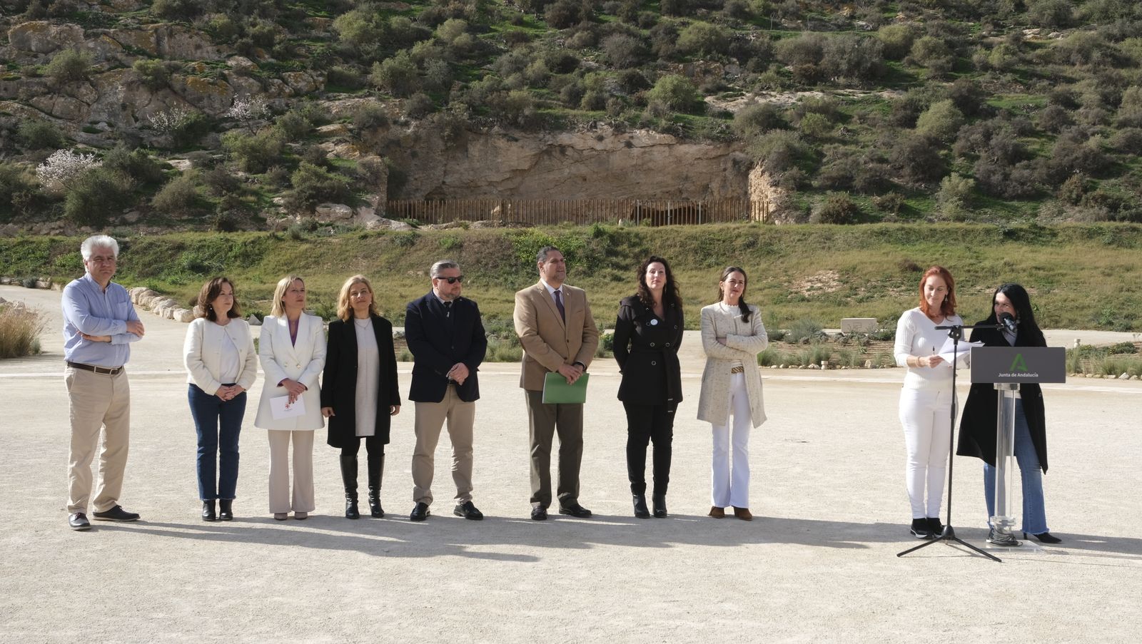 Imágenes de 'Versos por la Paz', en el Parque de La Hoya de Almería