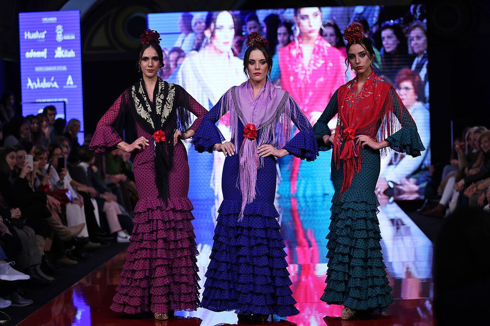 Lunares, comodidad y mantoncillos: Estas son las tendencias para los trajes de flamenca de romerías y ferias