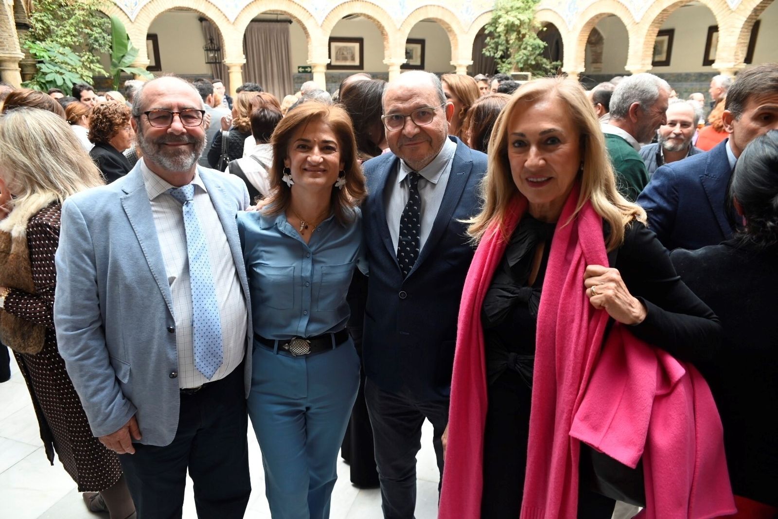 La despedida a la actual gerente del SAS, Valle García, como directora del Hospital Reina Sofía, en imágenes