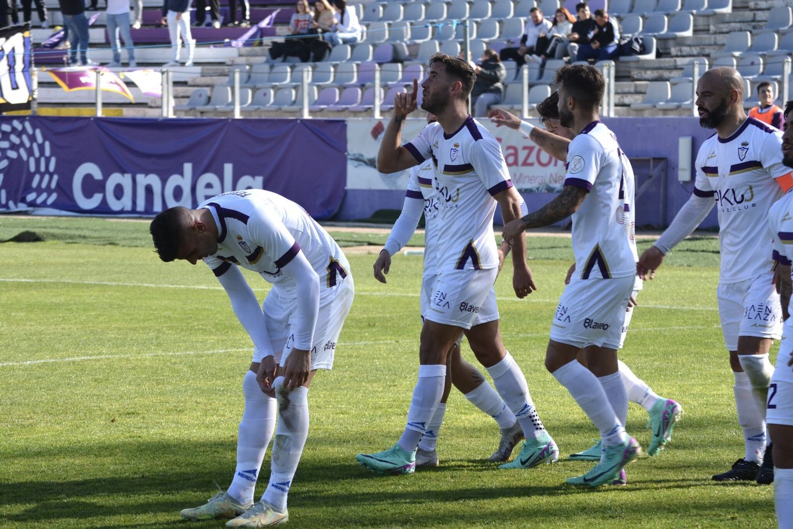 Celebración de uno de los goles ante el Maracena.