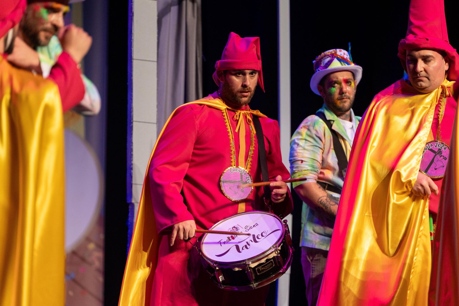 Imágenes de la actuación de la murga de Ayamonte "Pa cruz, esta que llevo encima" en el Carnaval Colombino