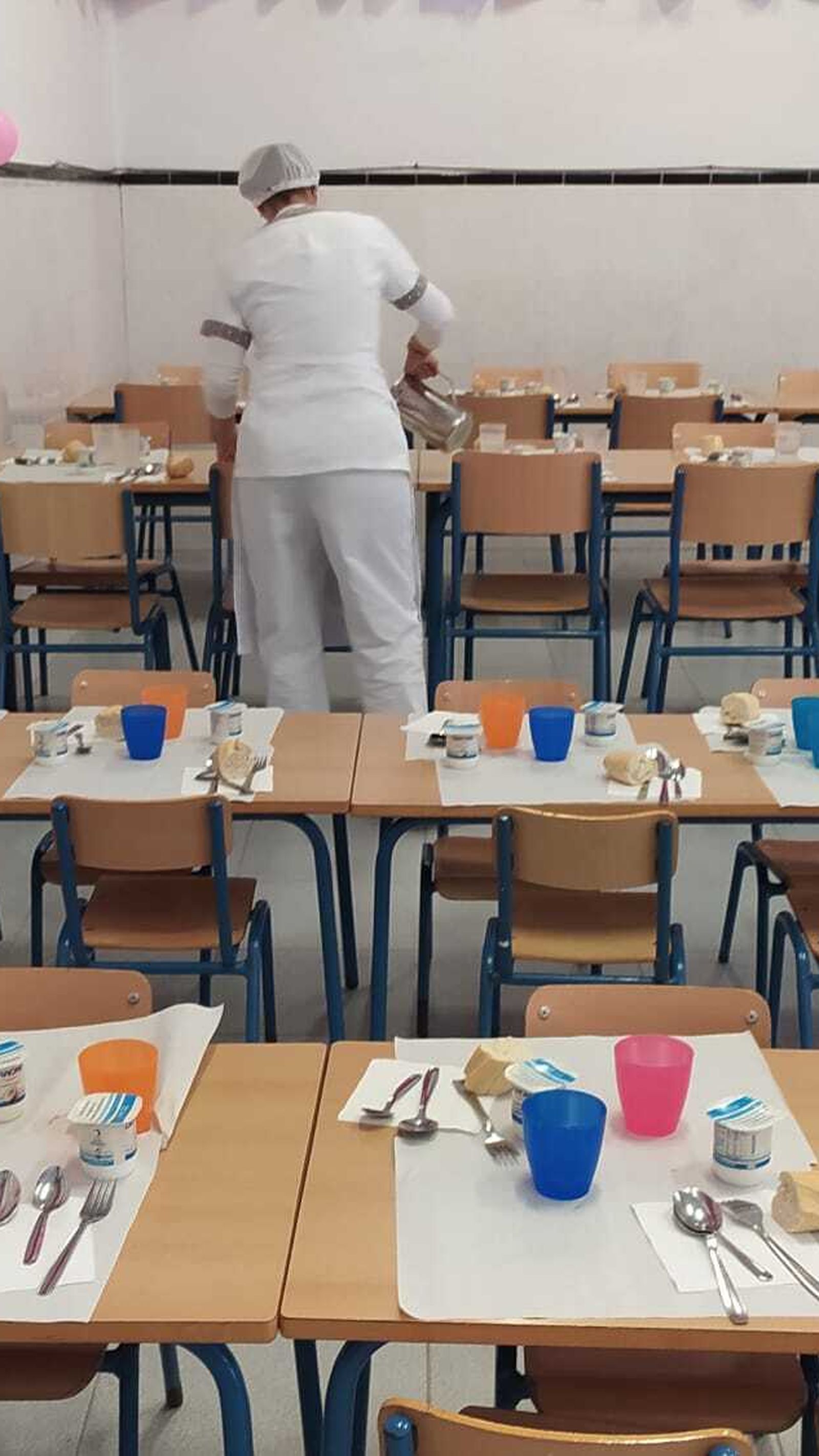 Comedor para los alumnos del San Ignacio habilitado en el CEIP Quintanilla, que se ha estrenado este jueves.