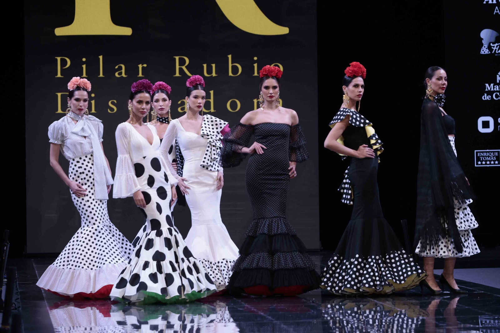 Desfile de Pilar Rubio en SIMOF de 2024, todas las fotos