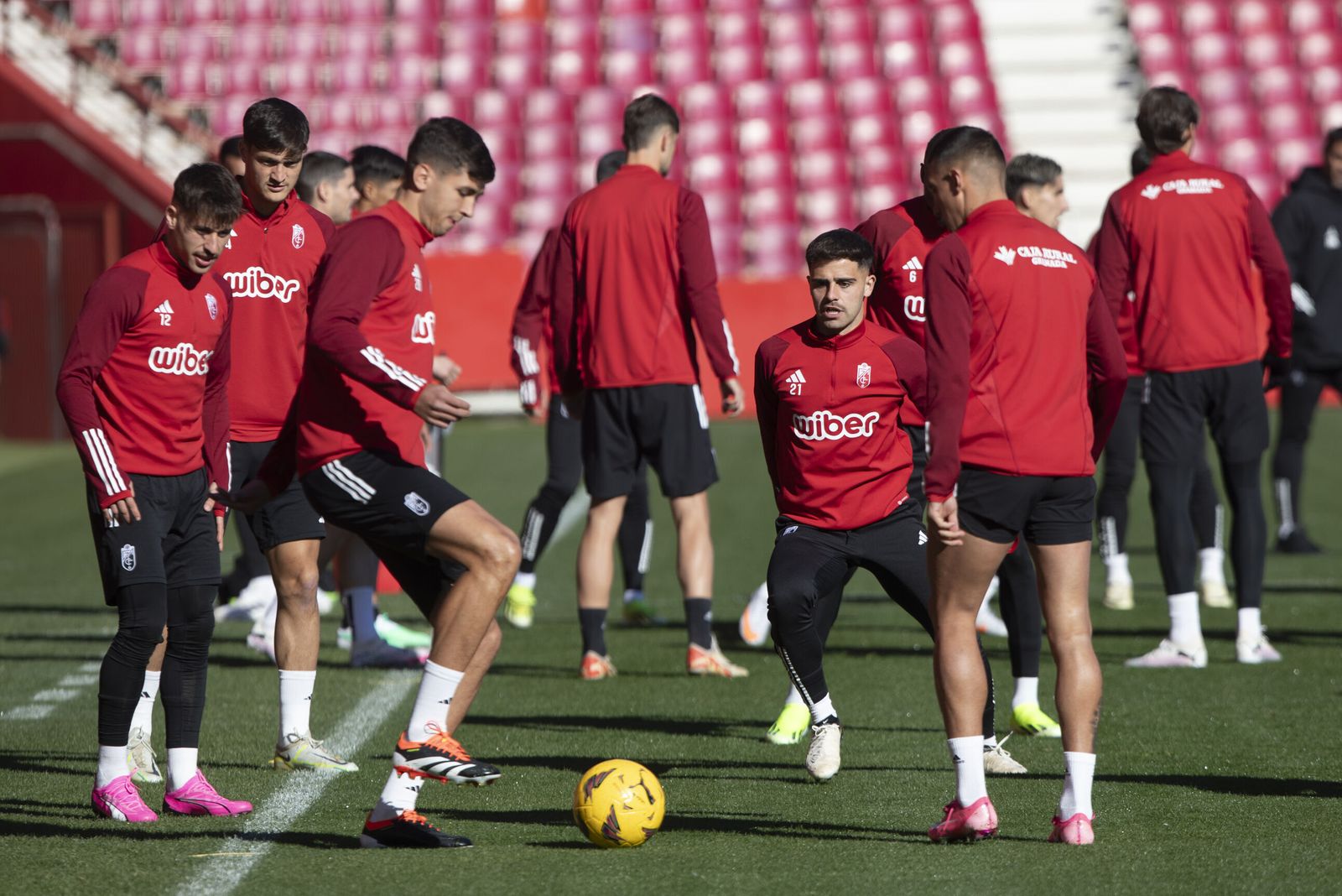 Las imágenes del entrenamiento del Granada CF con sus nuevos fichajes