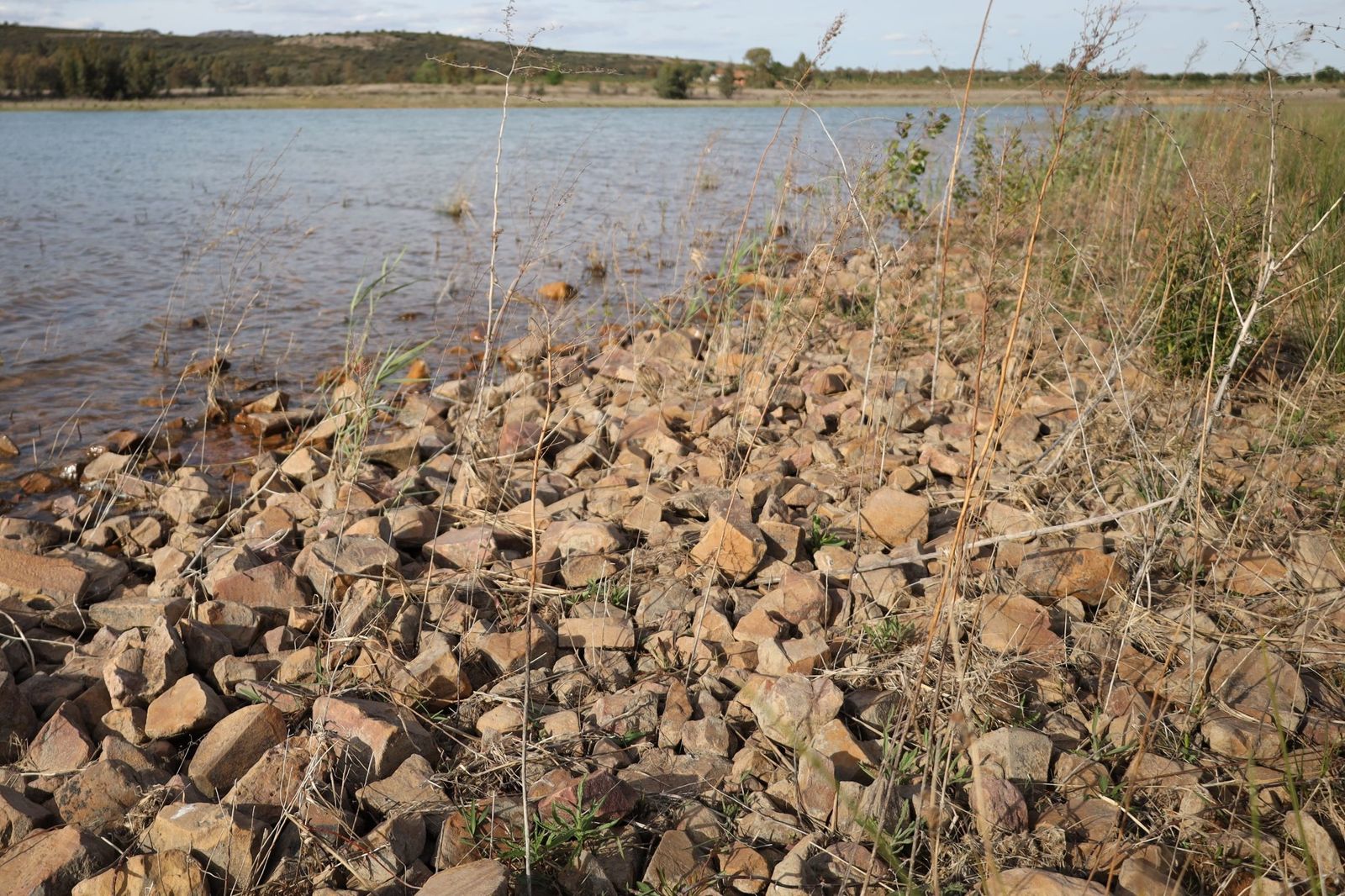 Estado en el que se encuentra un embalse por la sequía.