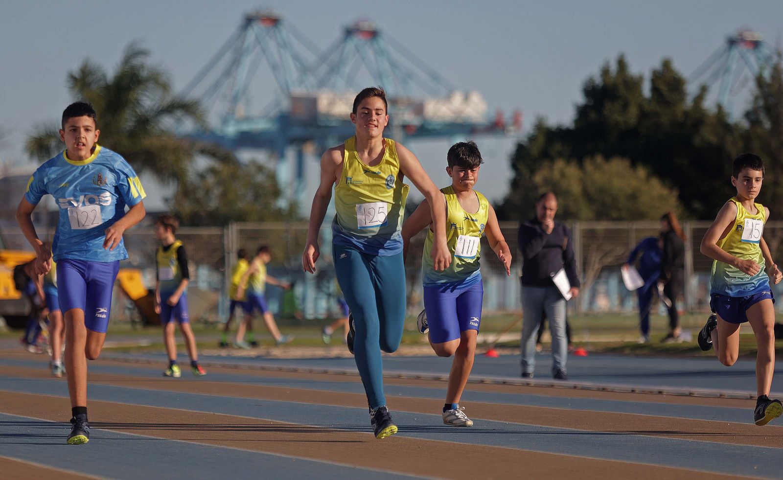 Fotos de la final de los Juegos Municipales de Atletismo en Algeciras