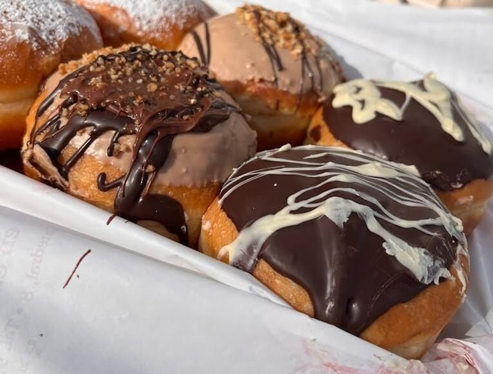 Bombas de chocolate en Pastelería Casa Hidalgo
