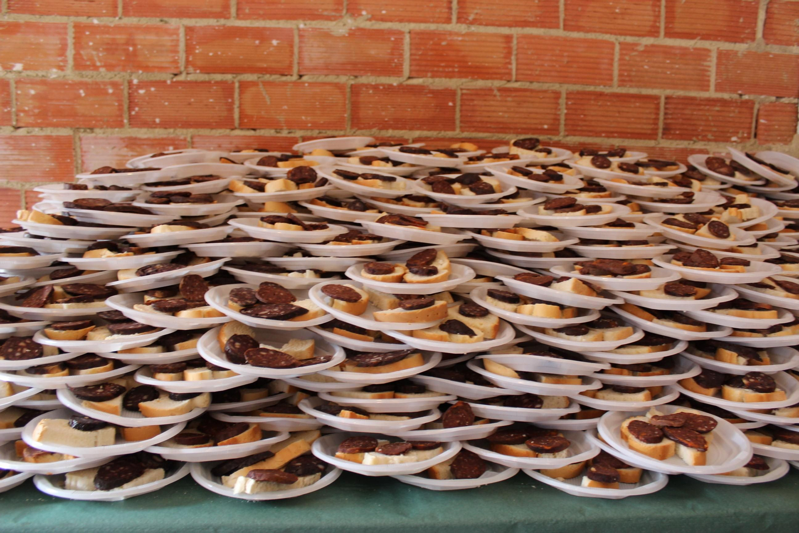 Decenas de platos de morcilla para disfrutar en un evento gastronómico