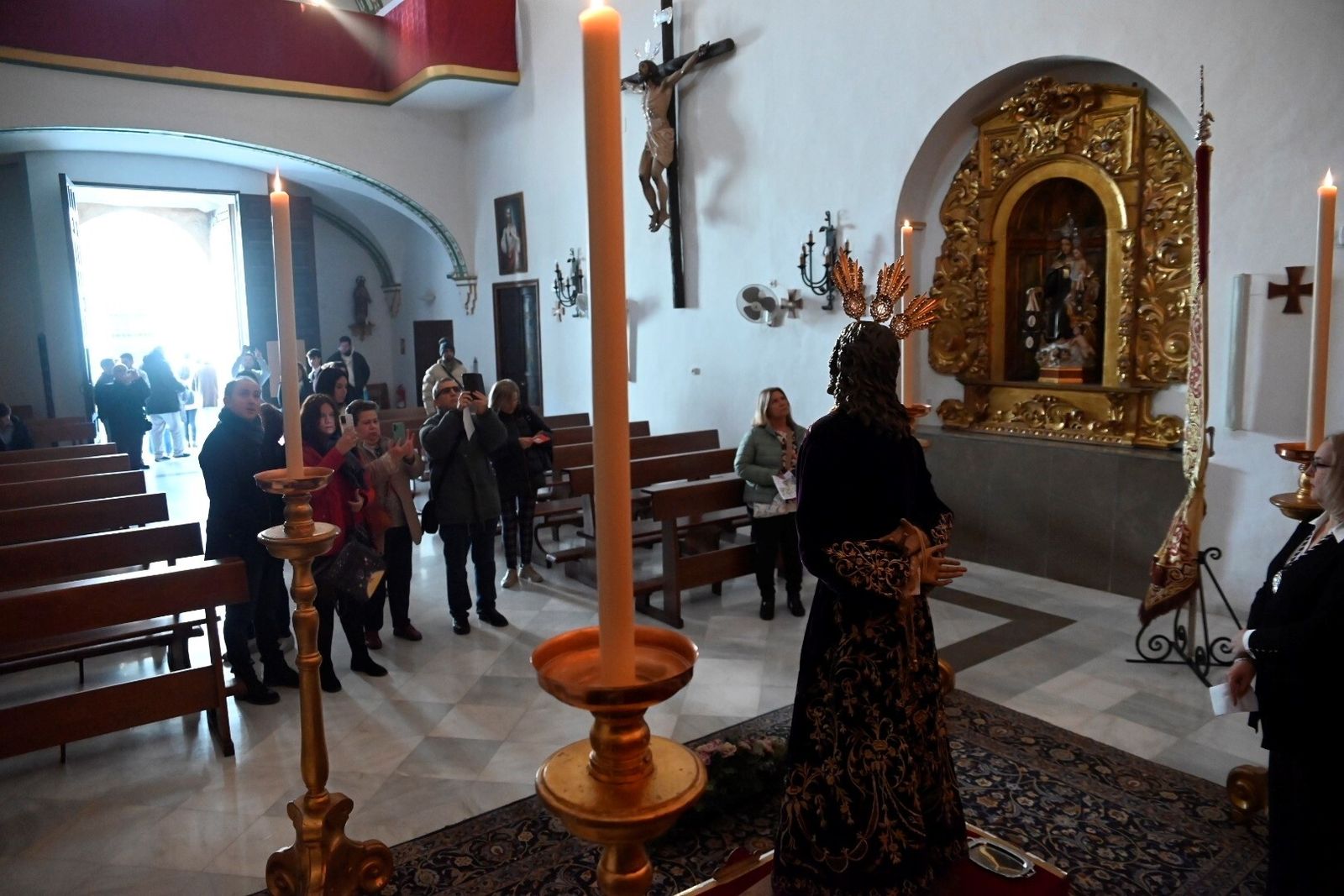 El besamanos del Cristo del Perdón de Córdoba, en imágenes