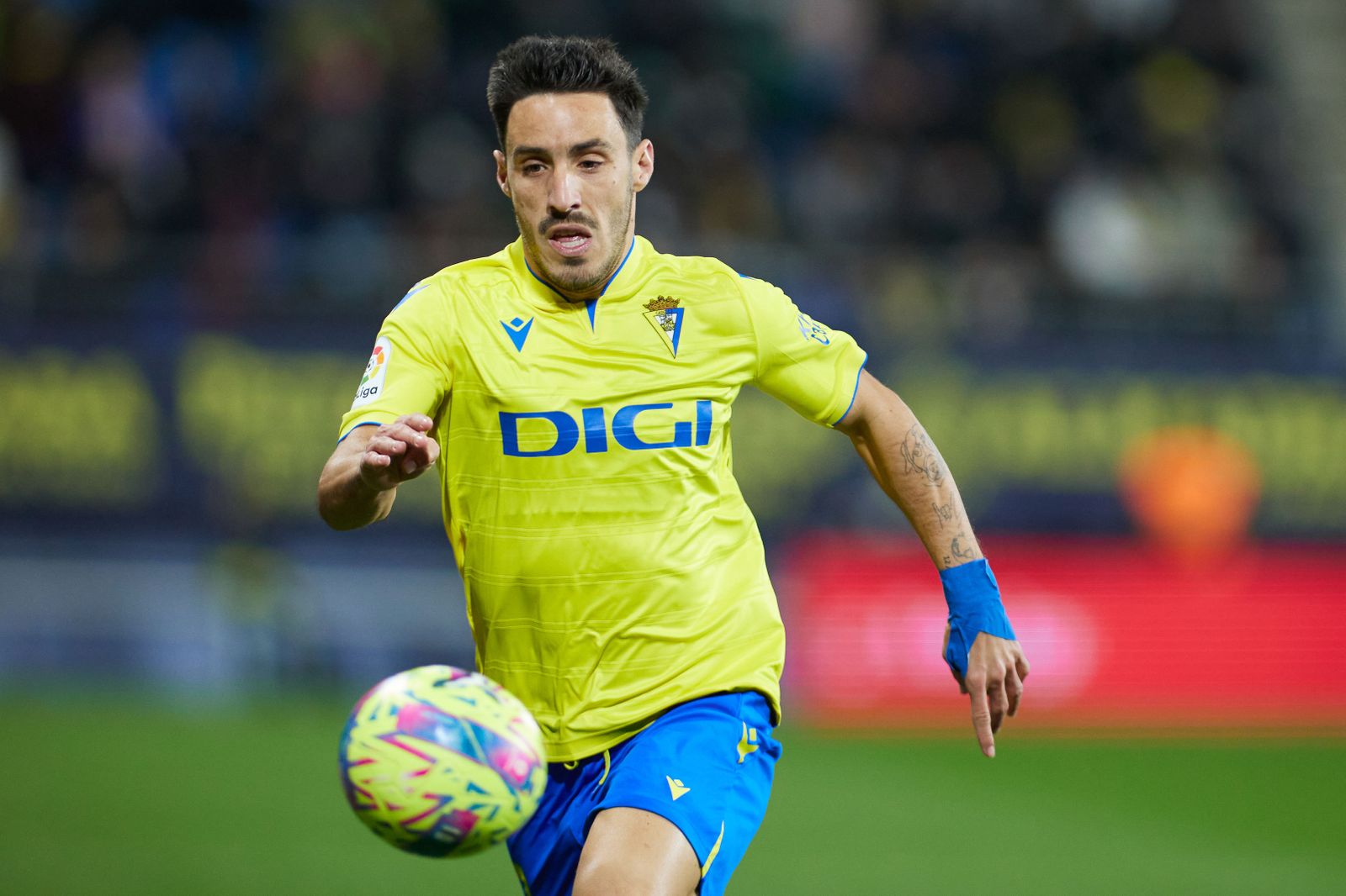 Iza Carcelén en acción.